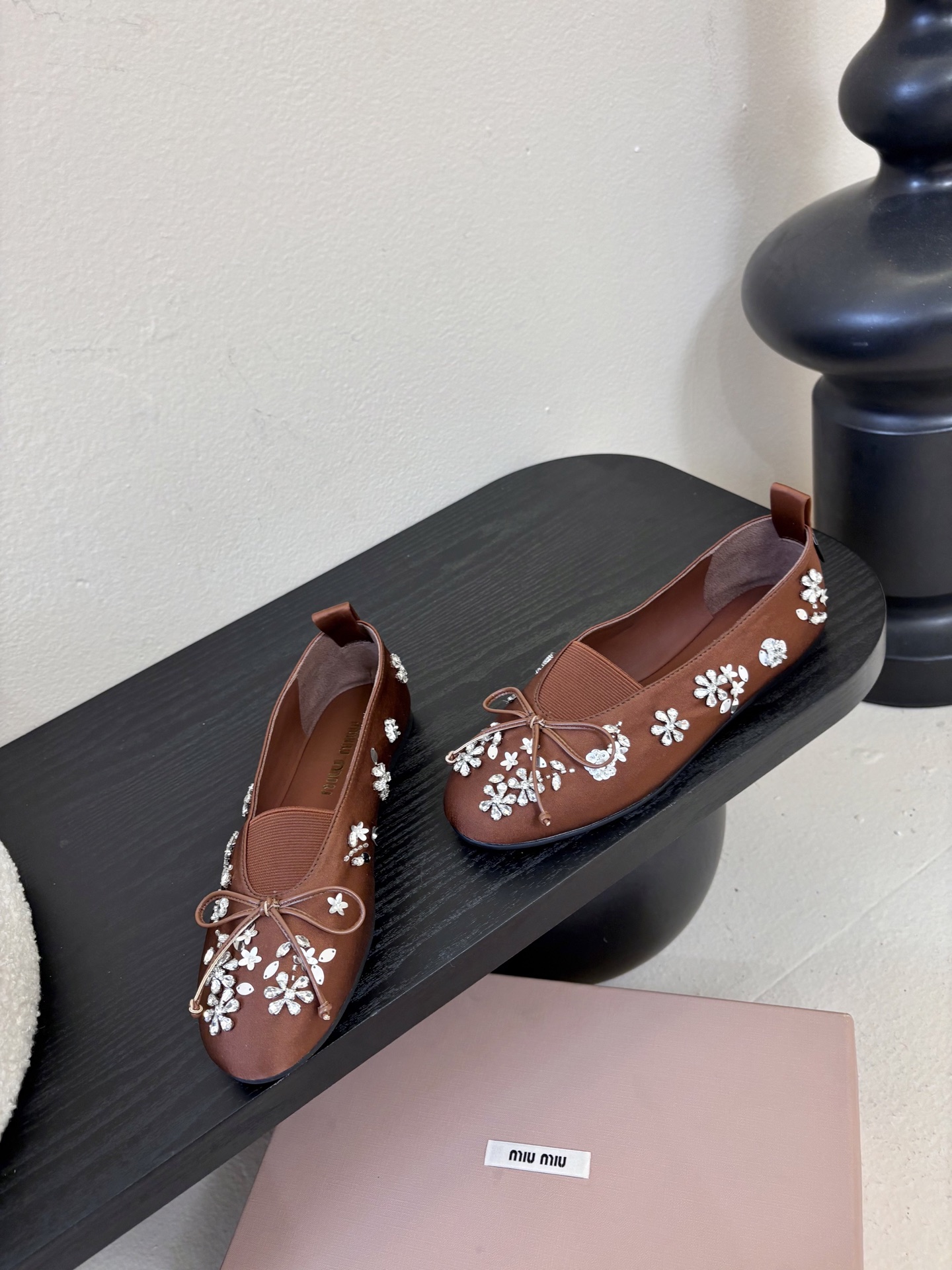 Miu Miu 缪缪玛丽珍单鞋女士蝴蝶结装饰缎面芭蕾舞独家高版 Miu Miu新款平底芭蕾舞鞋开发 原版