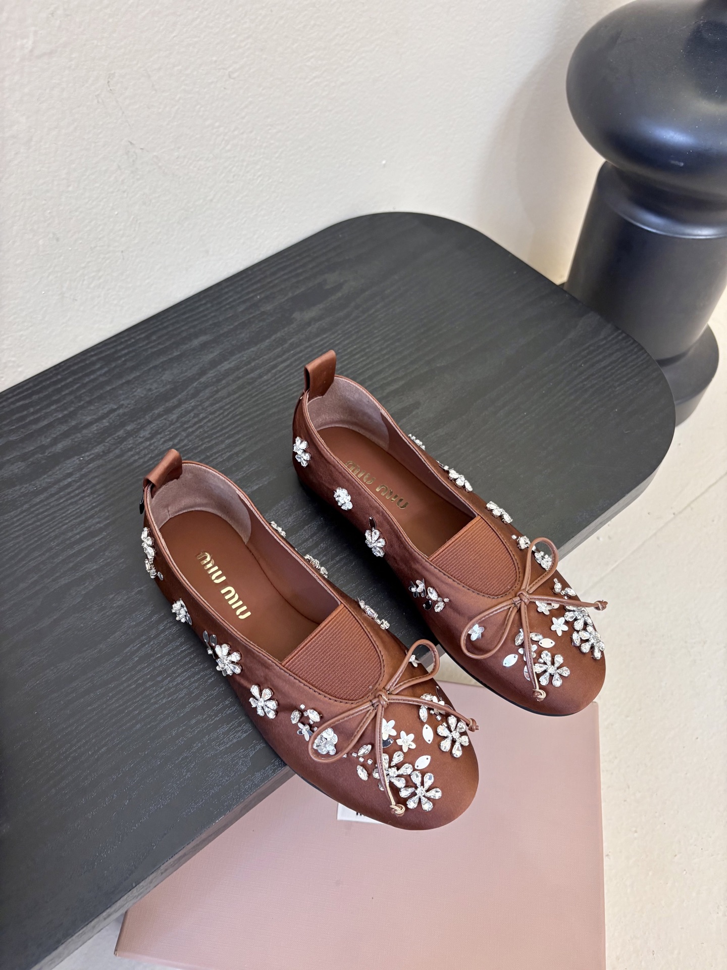 Miu Miu 缪缪玛丽珍单鞋女士蝴蝶结装饰缎面芭蕾舞独家高版 Miu Miu新款平底芭蕾舞鞋开发 原版