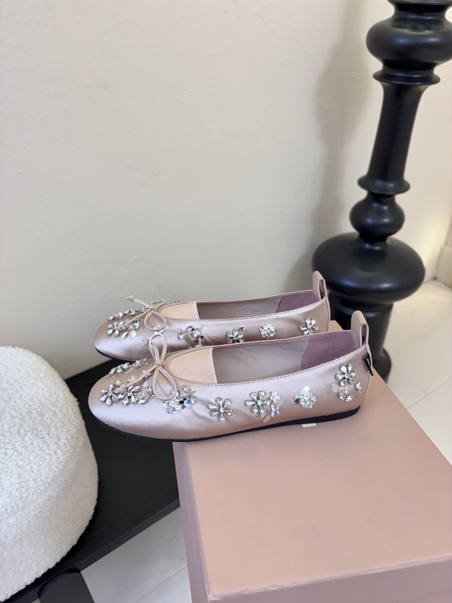 Miu Miu 缪缪玛丽珍单鞋女士蝴蝶结装饰缎面芭蕾舞独家高版 Miu Miu新款平底芭蕾舞鞋开发 原版