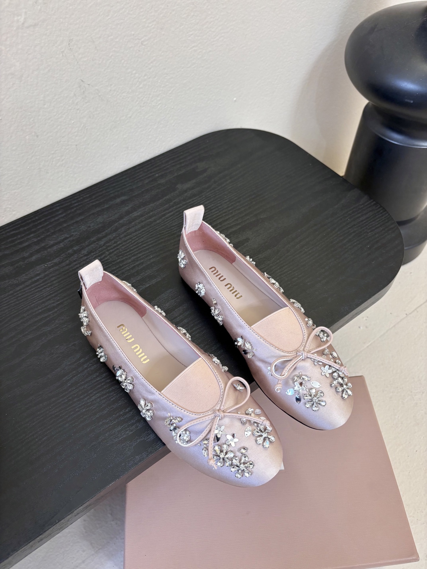 Miu Miu 缪缪玛丽珍单鞋女士蝴蝶结装饰缎面芭蕾舞独家高版 Miu Miu新款平底芭蕾舞鞋开发 原版