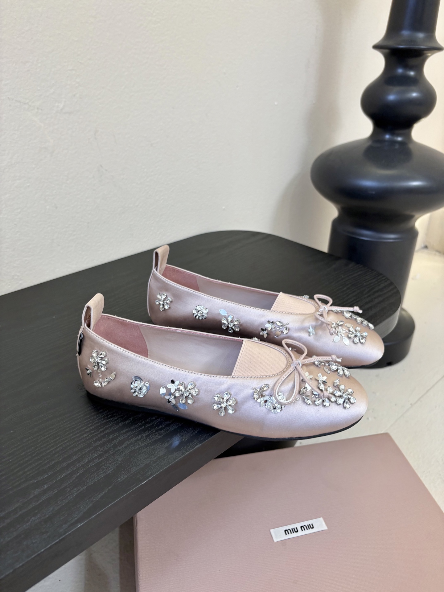 Miu Miu 缪缪玛丽珍单鞋女士蝴蝶结装饰缎面芭蕾舞独家高版 Miu Miu新款平底芭蕾舞鞋开发 原版