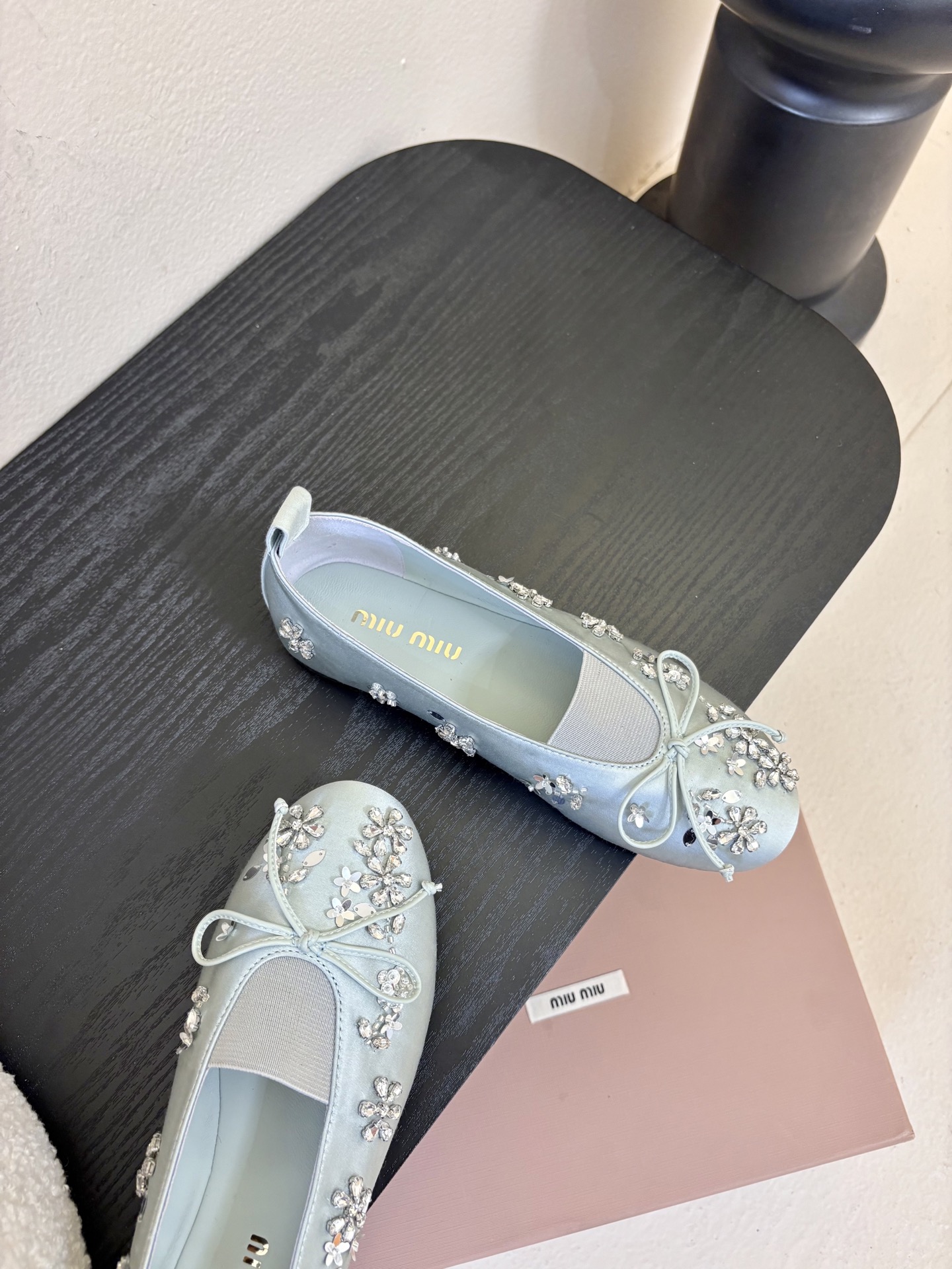 Miu Miu 缪缪玛丽珍单鞋女士蝴蝶结装饰缎面芭蕾舞独家高版 Miu Miu新款平底芭蕾舞鞋开发 原版