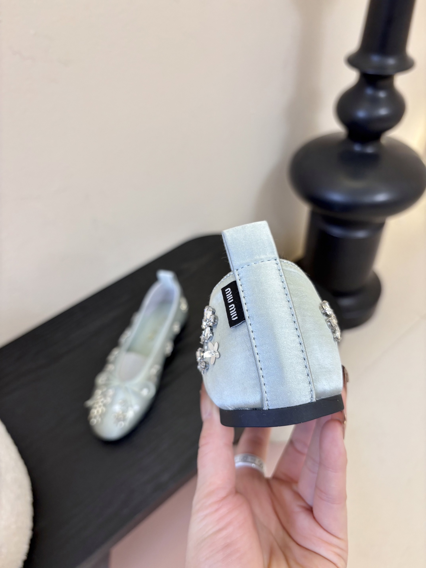 Miu Miu 缪缪玛丽珍单鞋女士蝴蝶结装饰缎面芭蕾舞独家高版 Miu Miu新款平底芭蕾舞鞋开发 原版