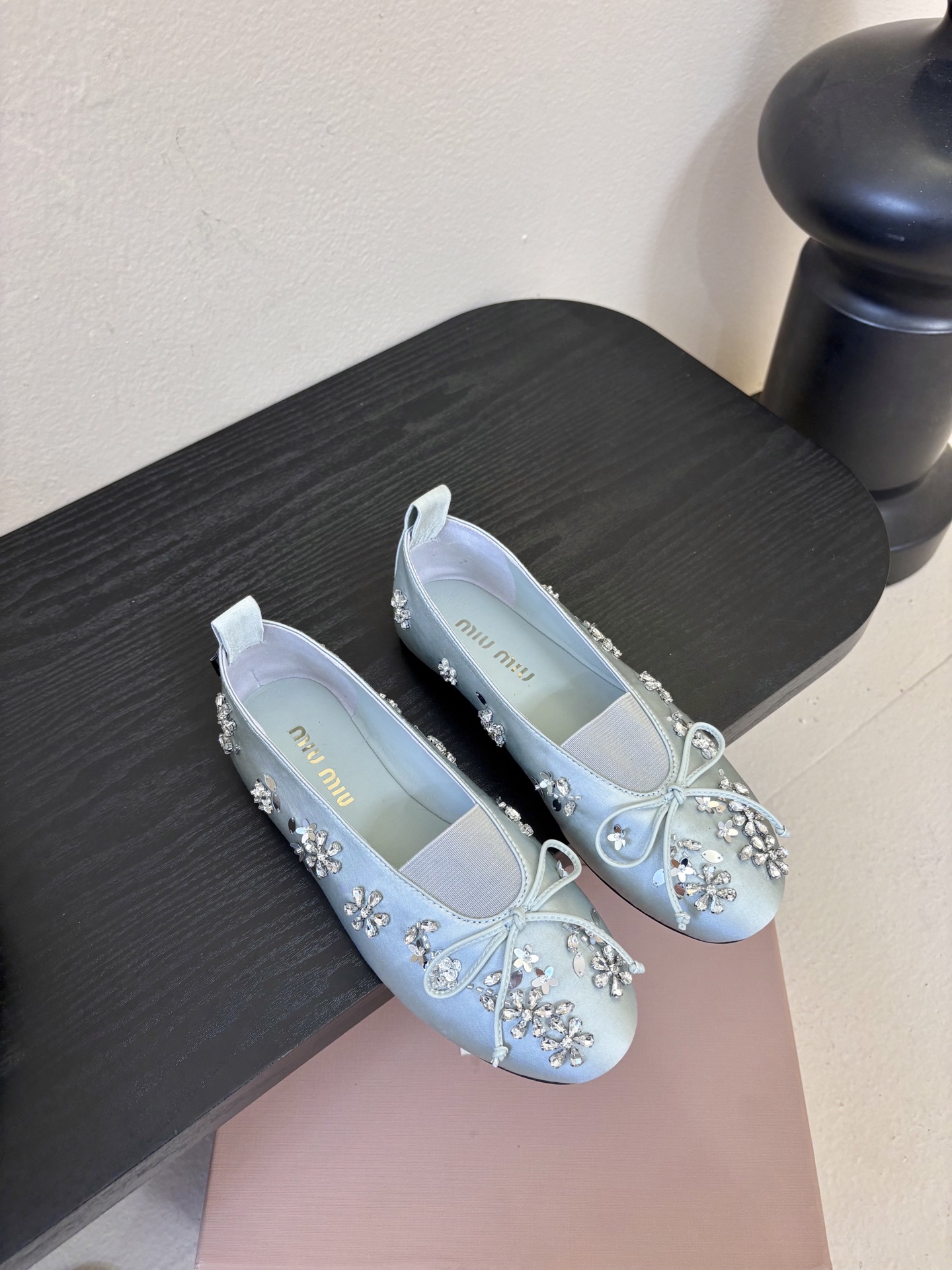 Miu Miu 缪缪玛丽珍单鞋女士蝴蝶结装饰缎面芭蕾舞独家高版 Miu Miu新款平底芭蕾舞鞋开发 原版