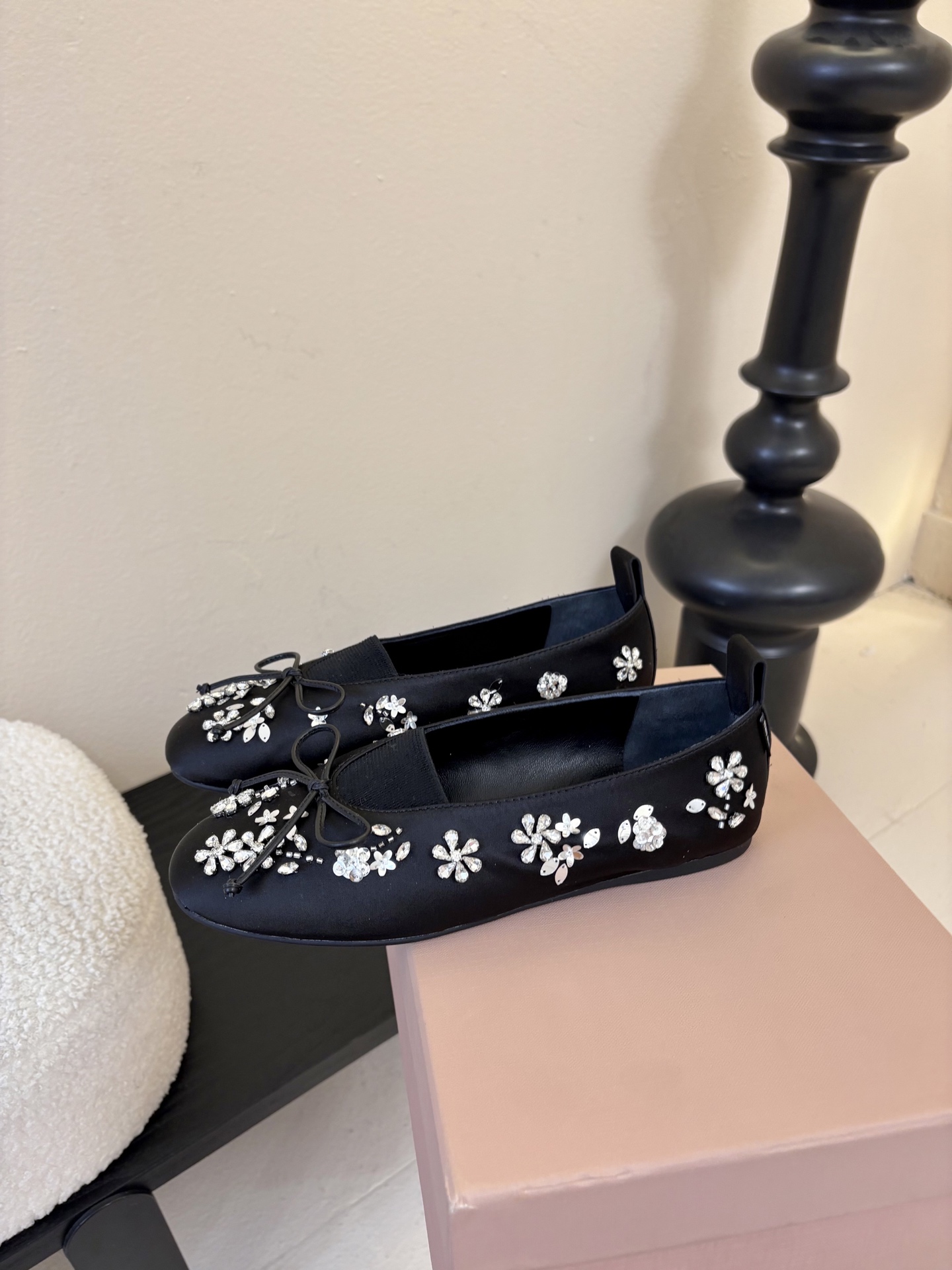 Miu Miu 缪缪玛丽珍单鞋女士蝴蝶结装饰缎面芭蕾舞独家高版 Miu Miu新款平底芭蕾舞鞋开发 原版