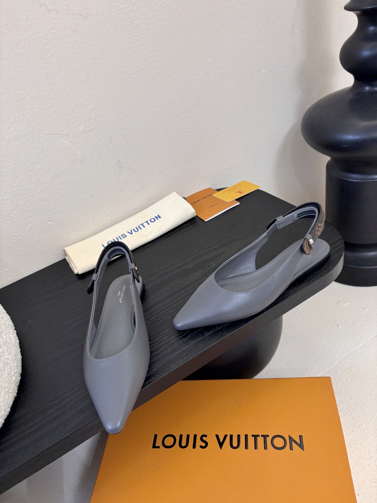 夏季新款 LOUIS VUITTON 路易威登 LV LEGACY 露跟高跟鞋后空凉鞋尖头猫跟高跟凉鞋本