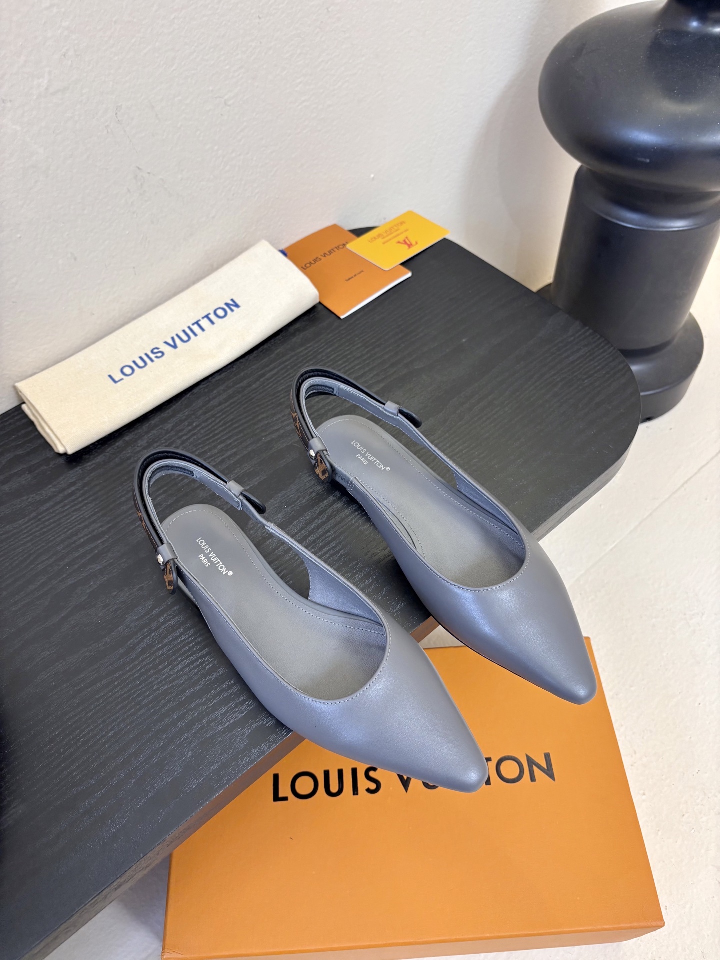 夏季新款 LOUIS VUITTON 路易威登 LV LEGACY 露跟高跟鞋后空凉鞋尖头猫跟高跟凉鞋本