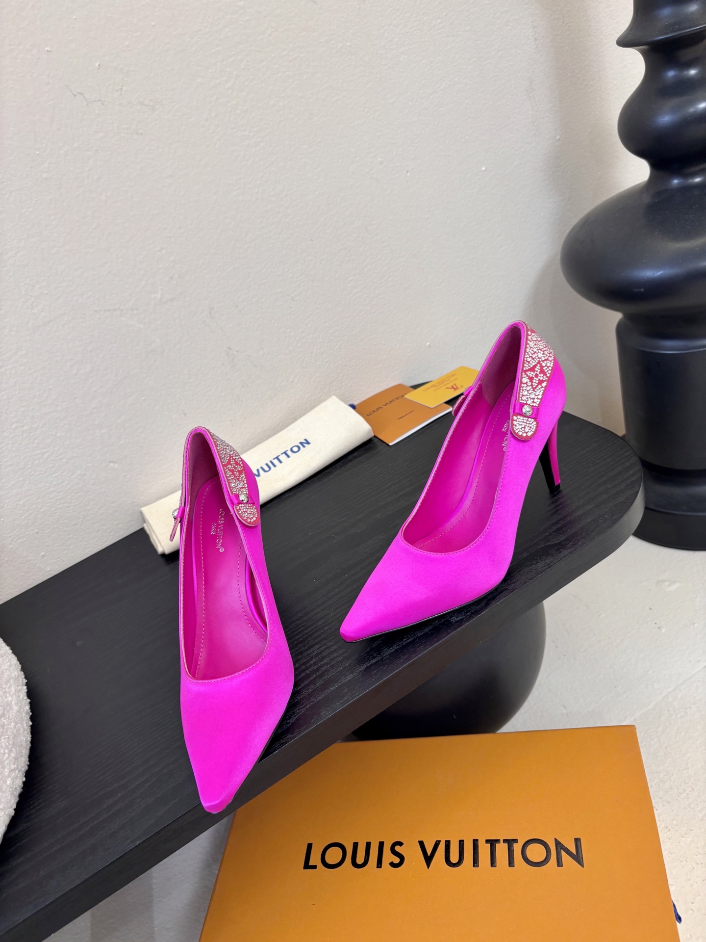 夏季新款 LOUIS VUITTON 路易威登 LV LEGACY 露跟高跟鞋后空凉鞋尖头猫跟高跟凉鞋本