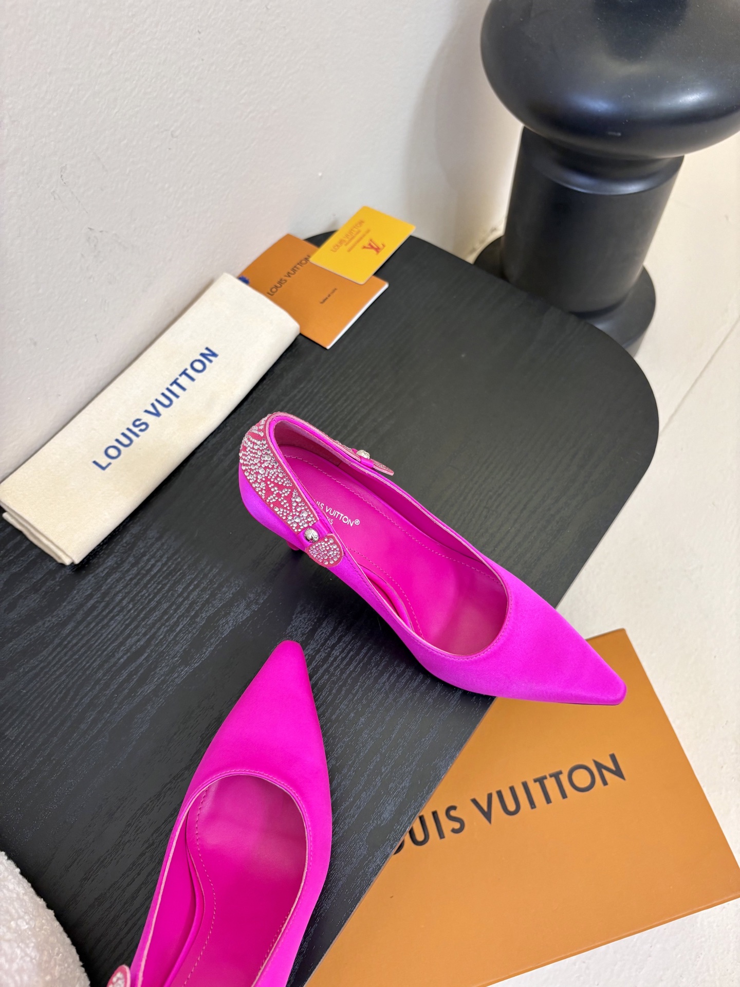 夏季新款 LOUIS VUITTON 路易威登 LV LEGACY 露跟高跟鞋后空凉鞋尖头猫跟高跟凉鞋本