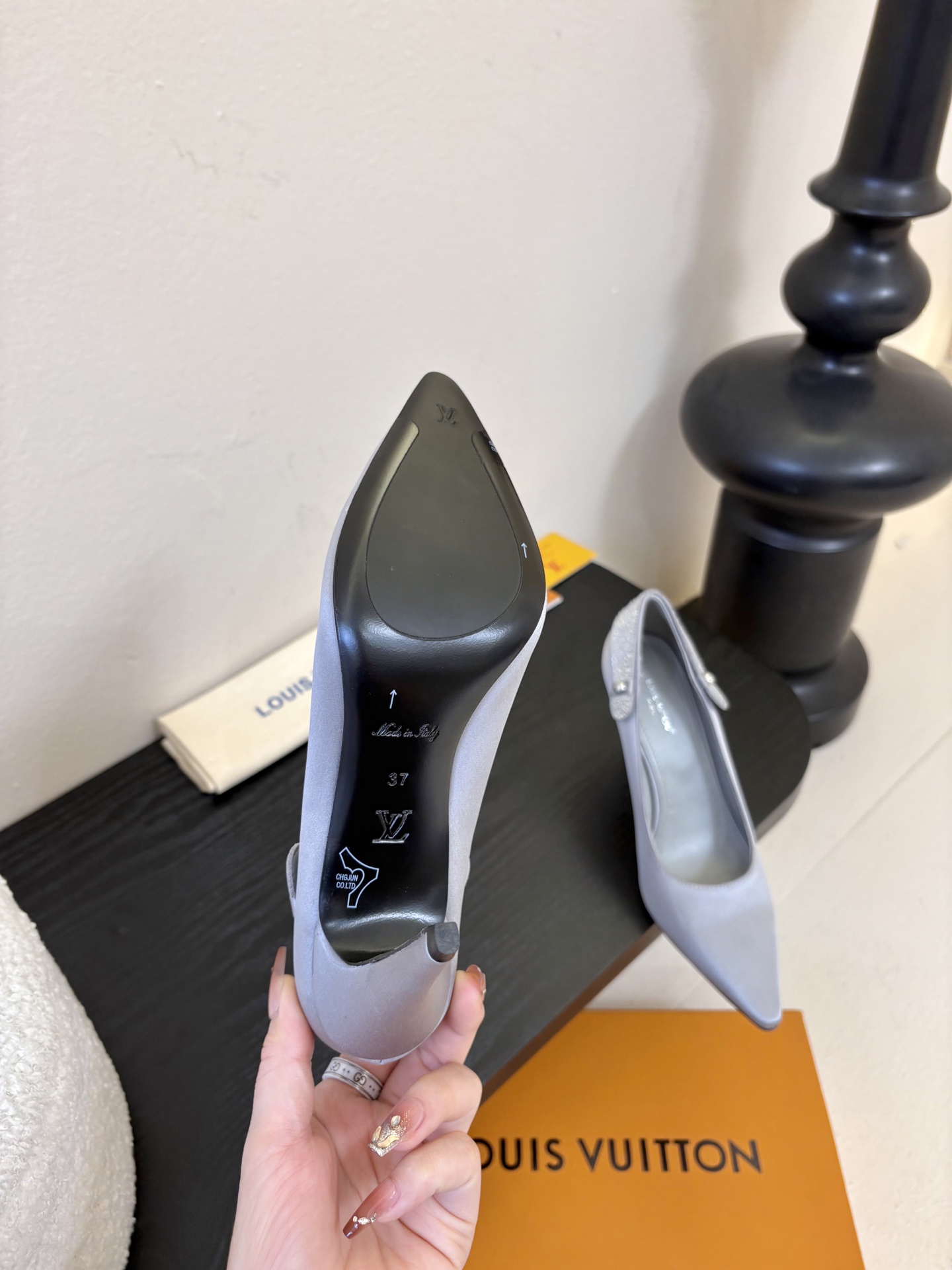 夏季新款 LOUIS VUITTON 路易威登 LV LEGACY 露跟高跟鞋后空凉鞋尖头猫跟高跟凉鞋本