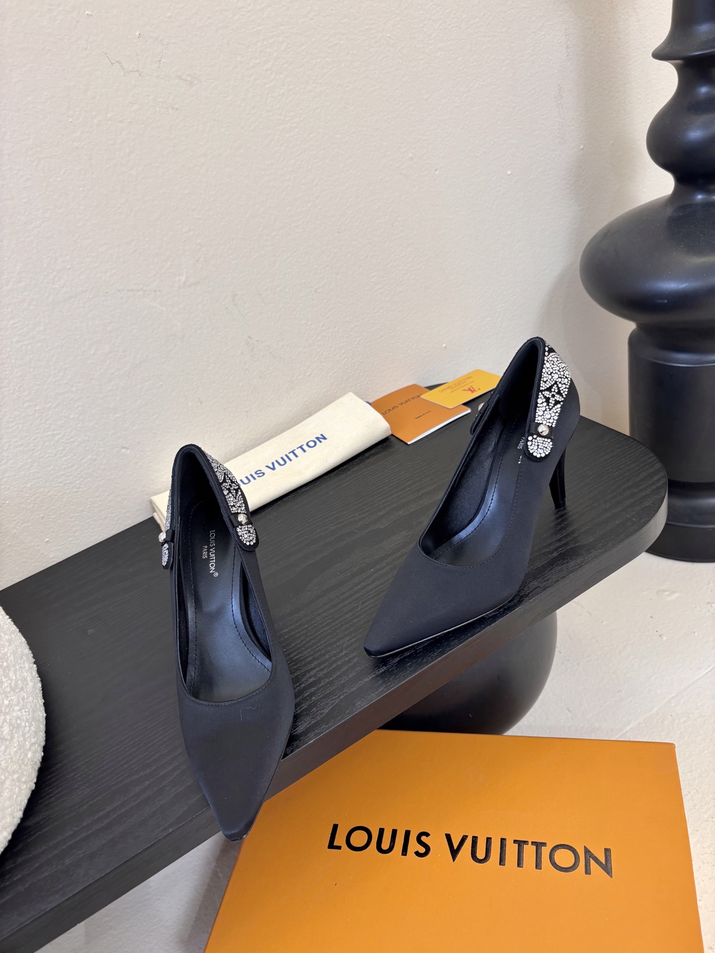 夏季新款 LOUIS VUITTON 路易威登 LV LEGACY 露跟高跟鞋后空凉鞋尖头猫跟高跟凉鞋本