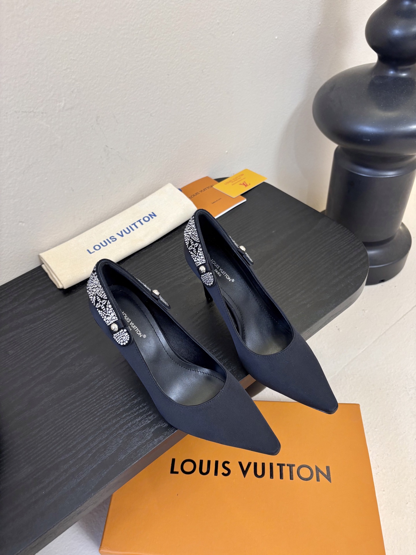 夏季新款 LOUIS VUITTON 路易威登 LV LEGACY 露跟高跟鞋后空凉鞋尖头猫跟高跟凉鞋本