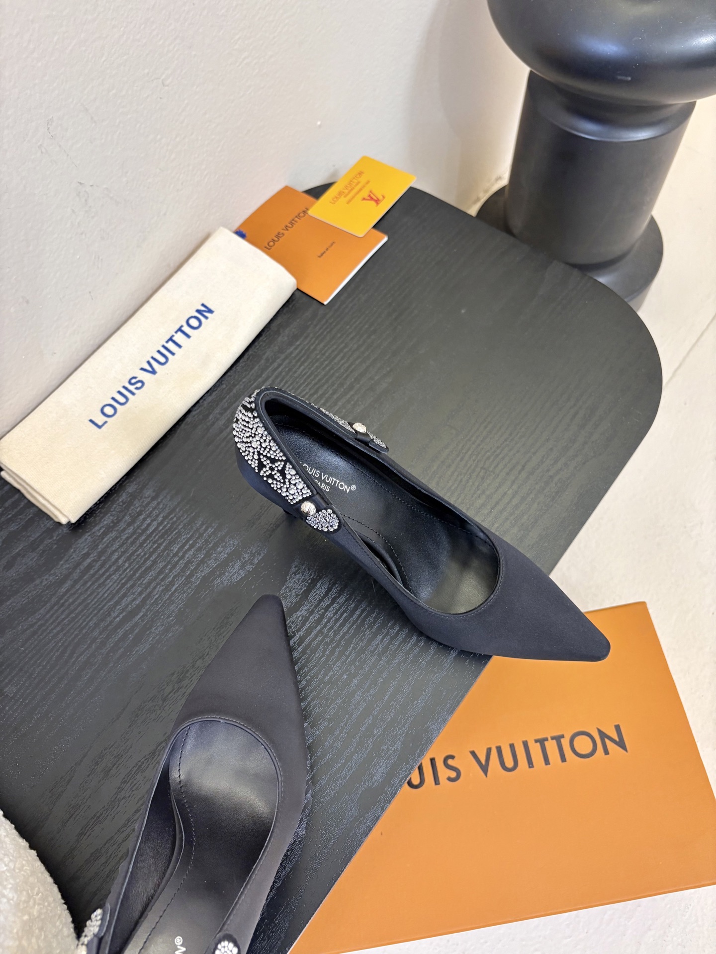 夏季新款 LOUIS VUITTON 路易威登 LV LEGACY 露跟高跟鞋后空凉鞋尖头猫跟高跟凉鞋本