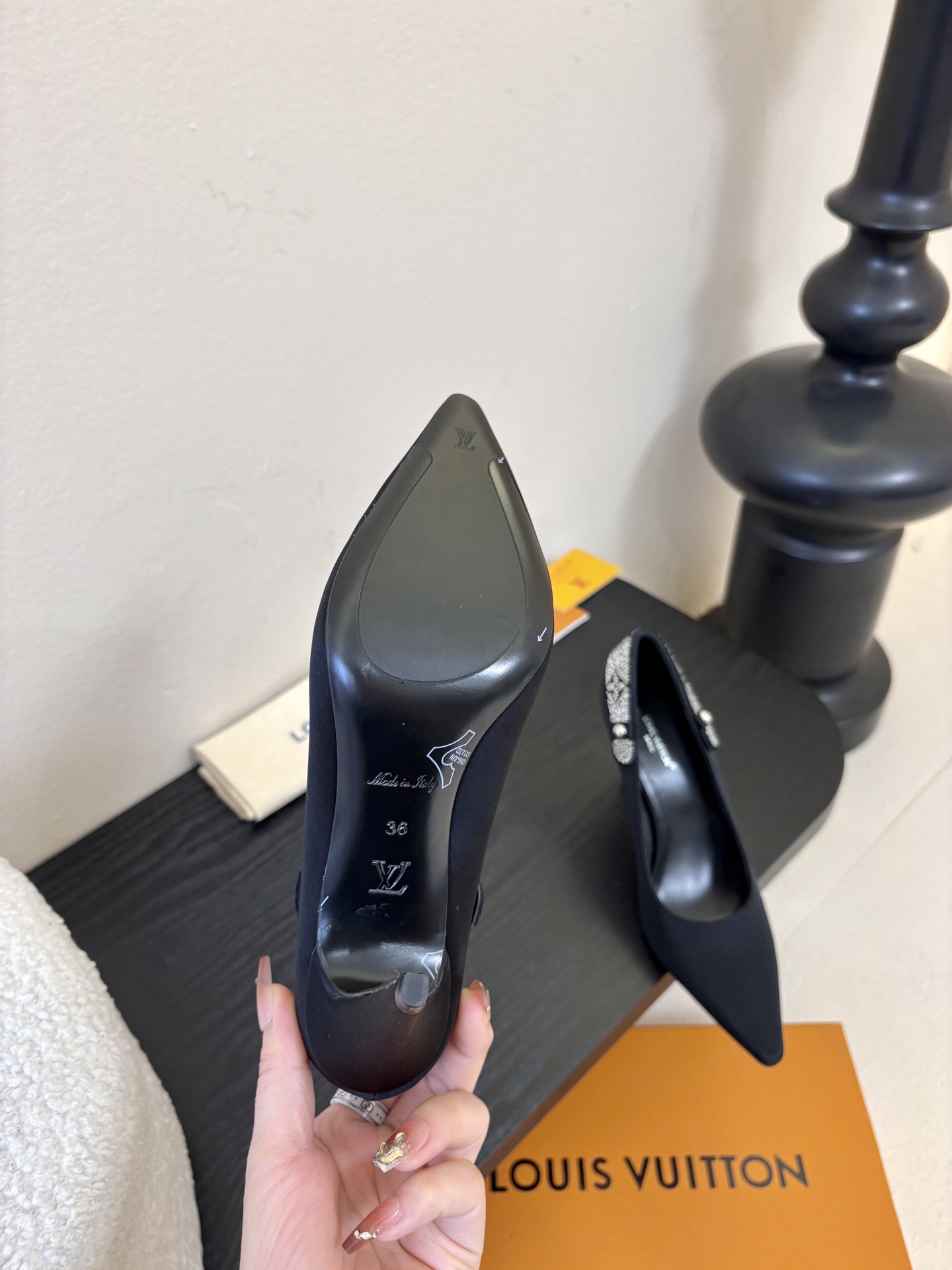 夏季新款 LOUIS VUITTON 路易威登 LV LEGACY 露跟高跟鞋后空凉鞋尖头猫跟高跟凉鞋本