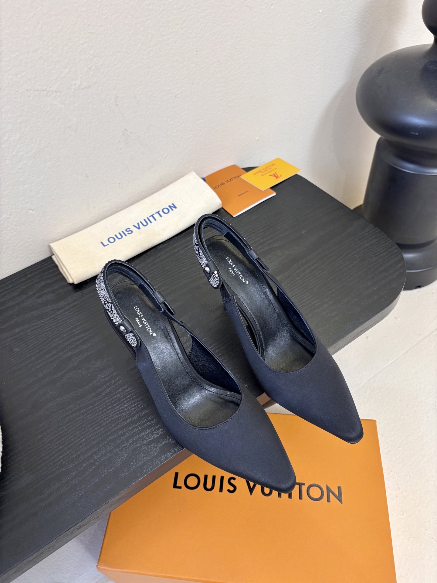 夏季新款 LOUIS VUITTON 路易威登 LV LEGACY 露跟高跟鞋后空凉鞋尖头猫跟高跟凉鞋本