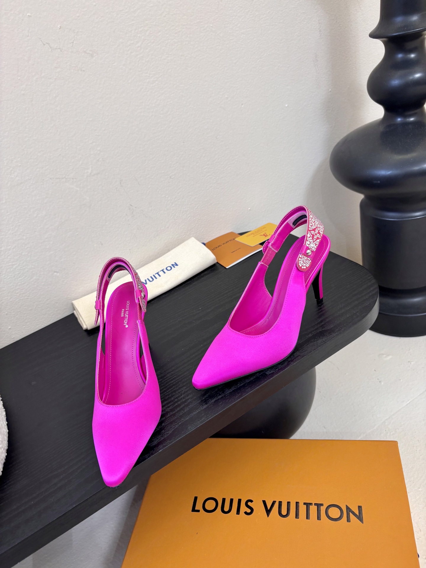 夏季新款 LOUIS VUITTON 路易威登 LV LEGACY 露跟高跟鞋后空凉鞋尖头猫跟高跟凉鞋本