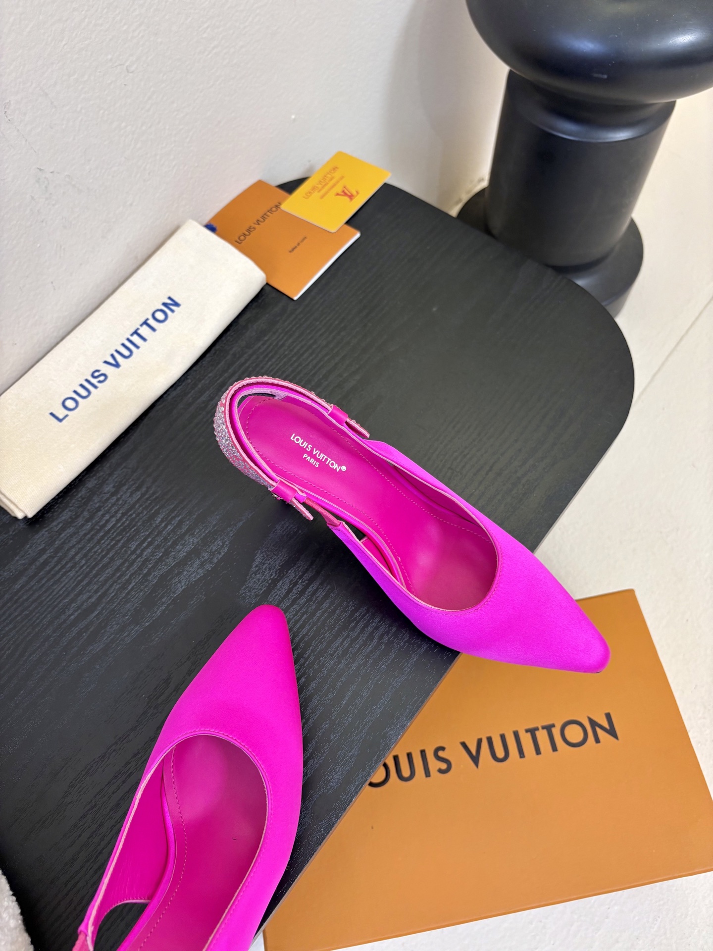 夏季新款 LOUIS VUITTON 路易威登 LV LEGACY 露跟高跟鞋后空凉鞋尖头猫跟高跟凉鞋本