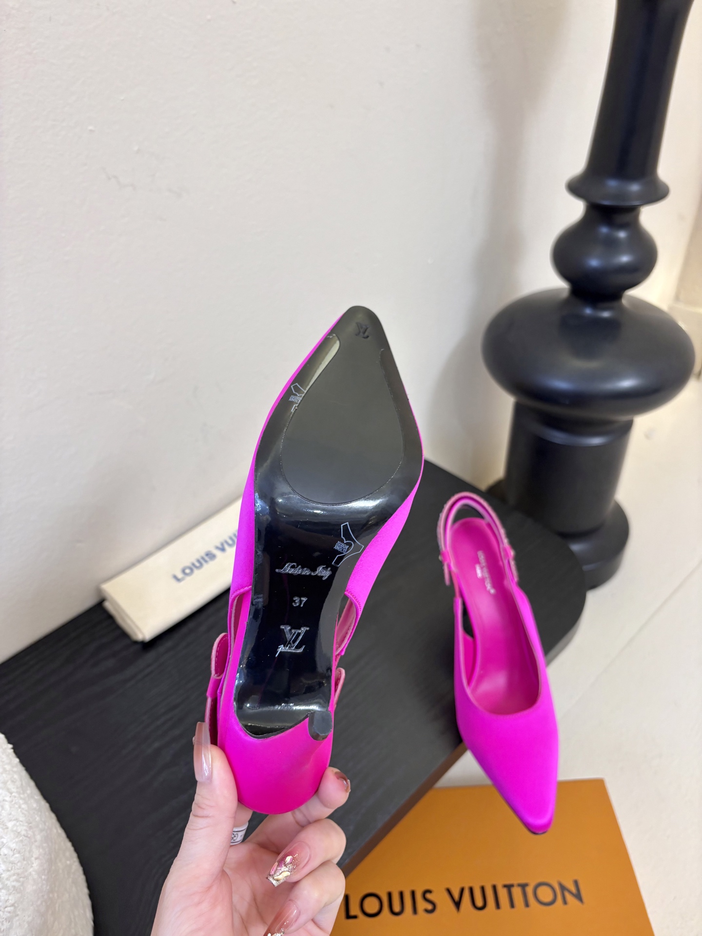 夏季新款 LOUIS VUITTON 路易威登 LV LEGACY 露跟高跟鞋后空凉鞋尖头猫跟高跟凉鞋本