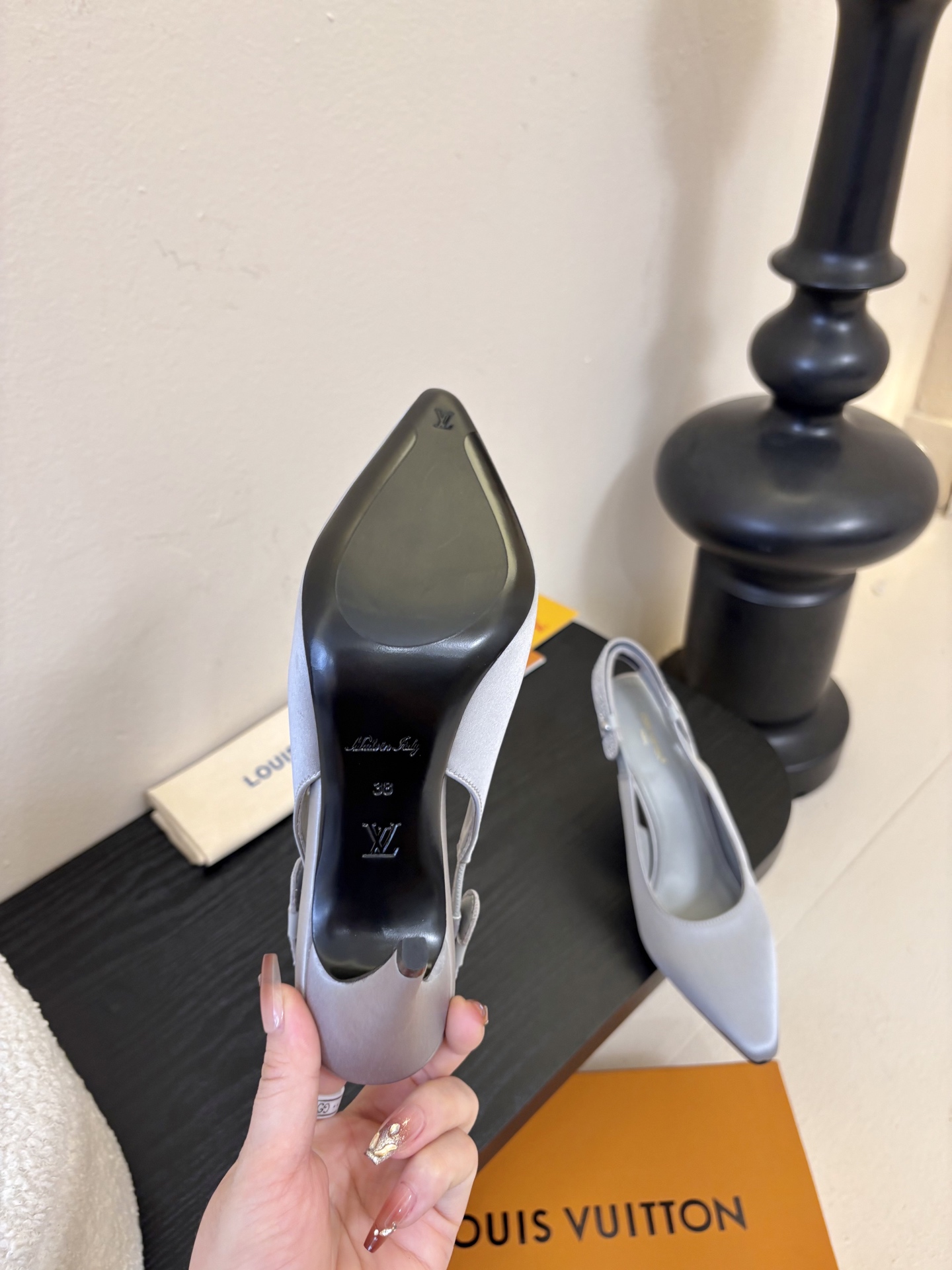 夏季新款 LOUIS VUITTON 路易威登 LV LEGACY 露跟高跟鞋后空凉鞋尖头猫跟高跟凉鞋本