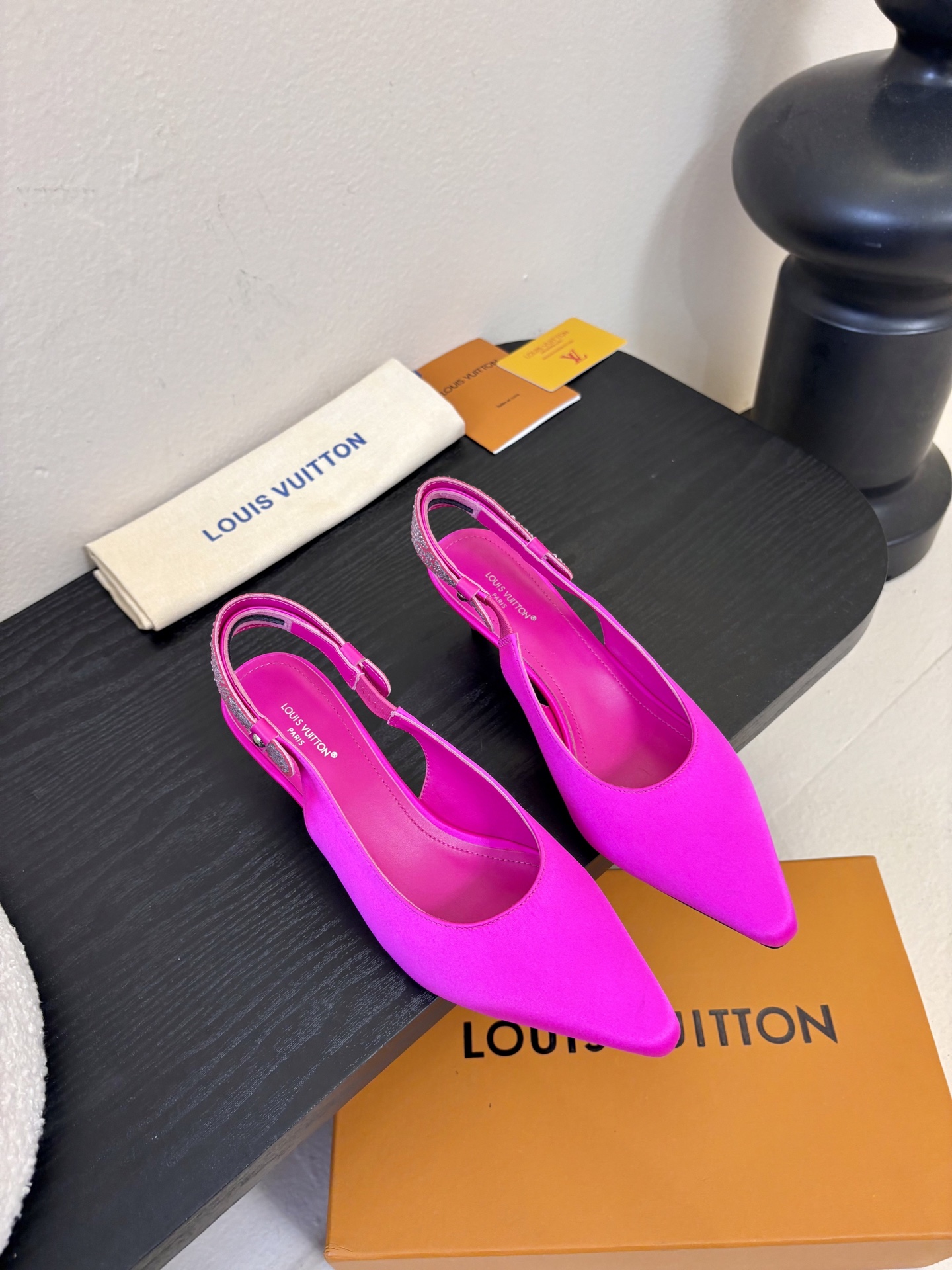 夏季新款 LOUIS VUITTON 路易威登 LV LEGACY 露跟高跟鞋后空凉鞋尖头猫跟高跟凉鞋本