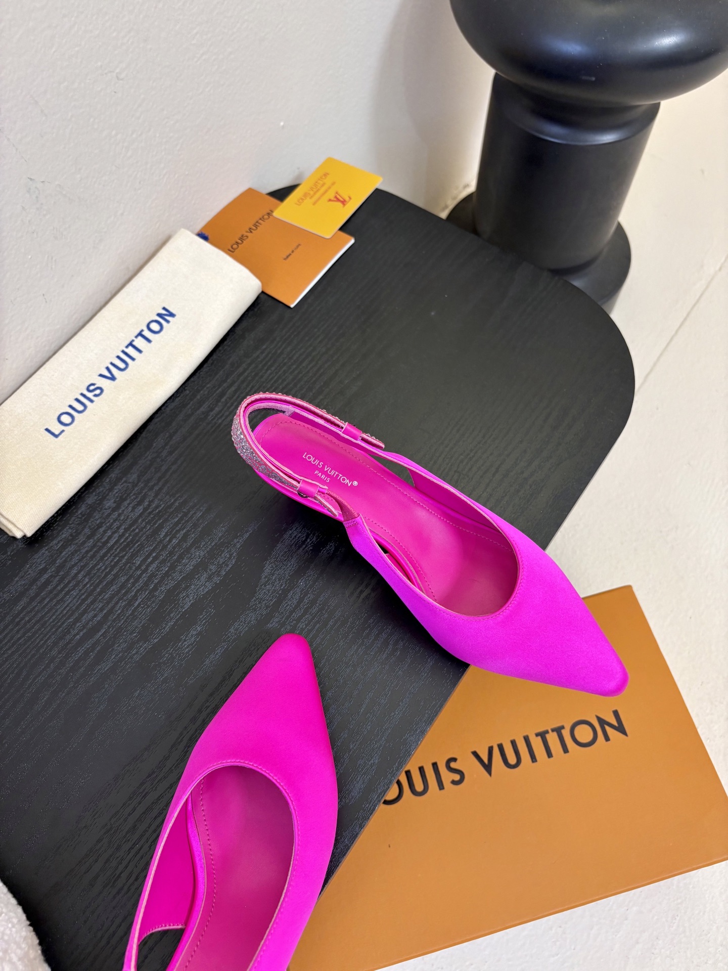 夏季新款 LOUIS VUITTON 路易威登 LV LEGACY 露跟高跟鞋后空凉鞋尖头猫跟高跟凉鞋本