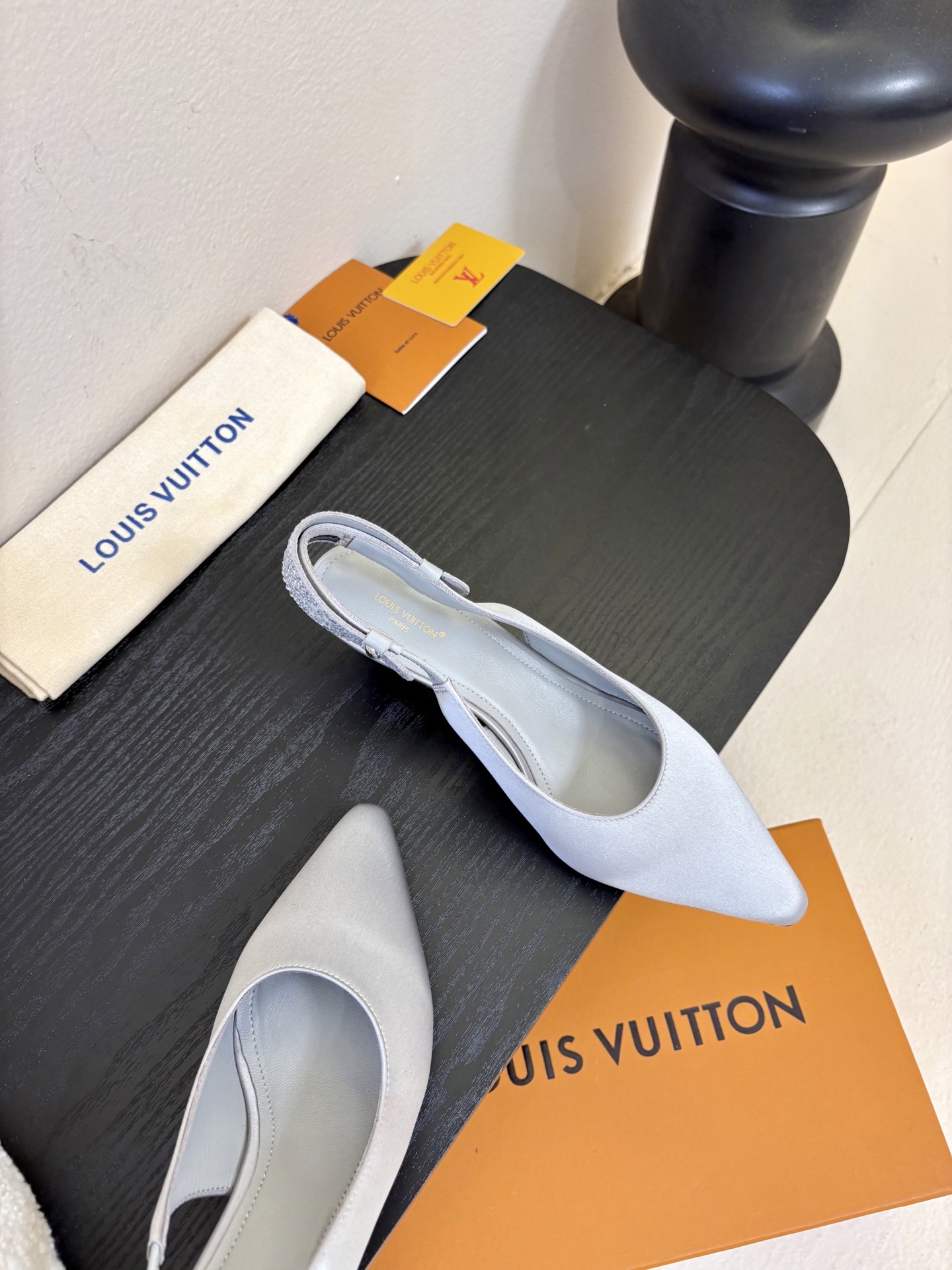 夏季新款 LOUIS VUITTON 路易威登 LV LEGACY 露跟高跟鞋后空凉鞋尖头猫跟高跟凉鞋本