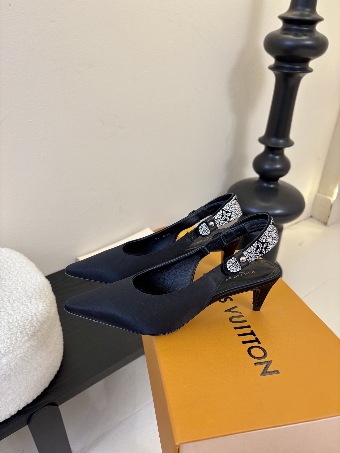 夏季新款 LOUIS VUITTON 路易威登 LV LEGACY 露跟高跟鞋后空凉鞋尖头猫跟高跟凉鞋本