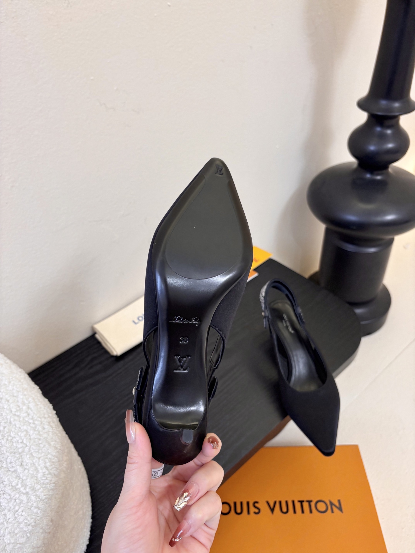 夏季新款 LOUIS VUITTON 路易威登 LV LEGACY 露跟高跟鞋后空凉鞋尖头猫跟高跟凉鞋本