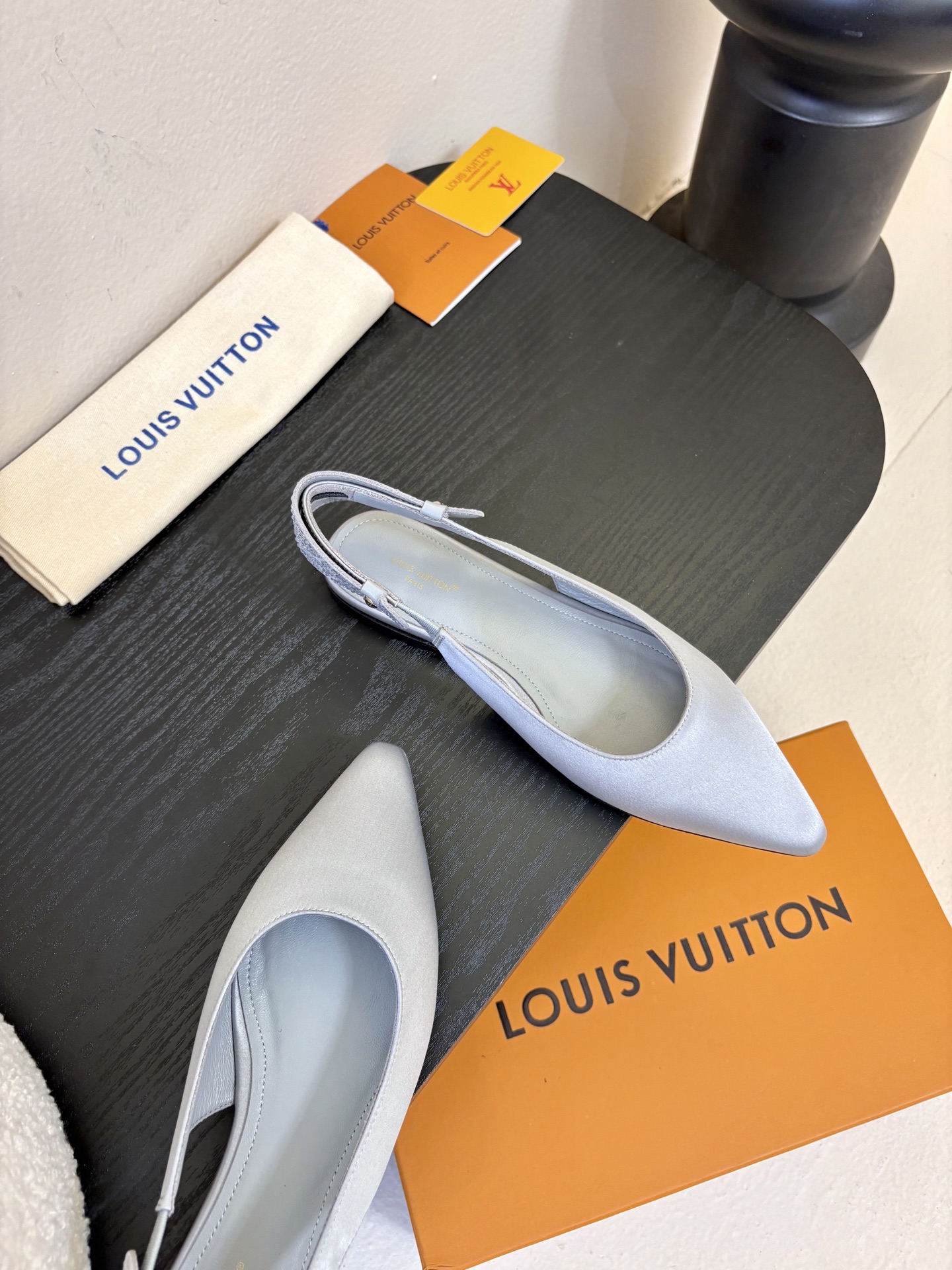 夏季新款 LOUIS VUITTON 路易威登 LV LEGACY 露跟高跟鞋后空凉鞋尖头猫跟高跟凉鞋本