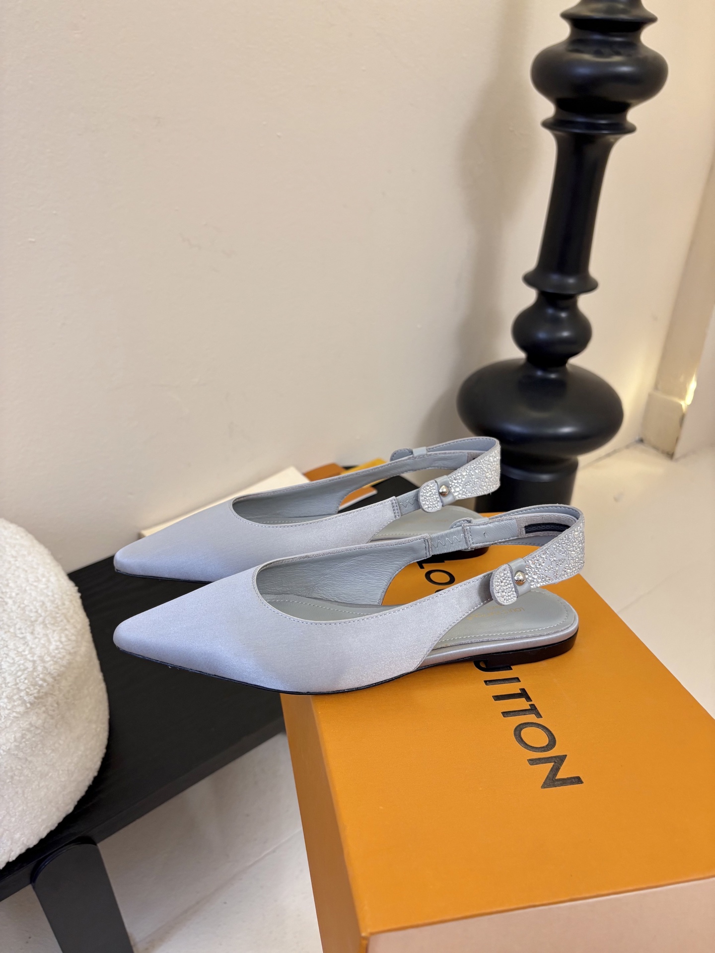 夏季新款 LOUIS VUITTON 路易威登 LV LEGACY 露跟高跟鞋后空凉鞋尖头猫跟高跟凉鞋本