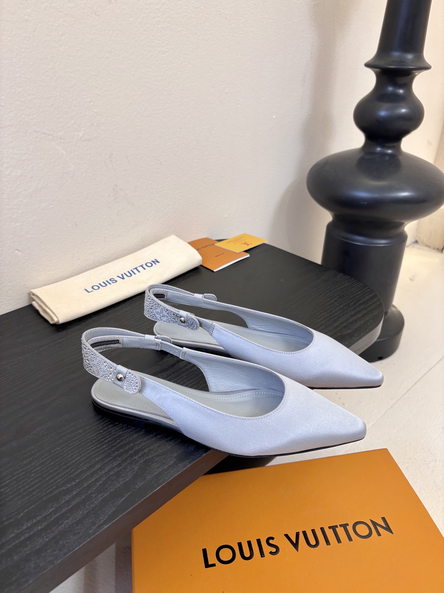 夏季新款 LOUIS VUITTON 路易威登 LV LEGACY 露跟高跟鞋后空凉鞋尖头猫跟高跟凉鞋本