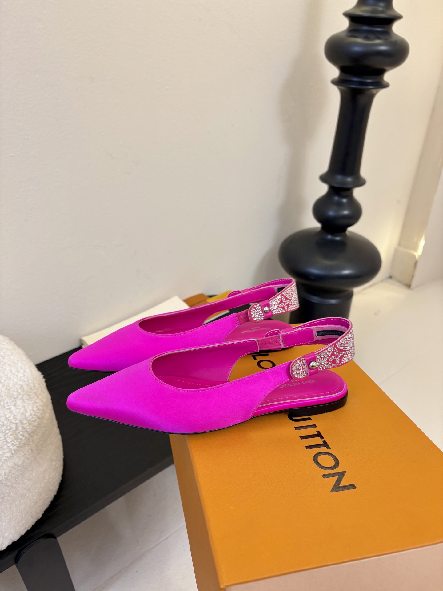 夏季新款 LOUIS VUITTON 路易威登 LV LEGACY 露跟高跟鞋后空凉鞋尖头猫跟高跟凉鞋本