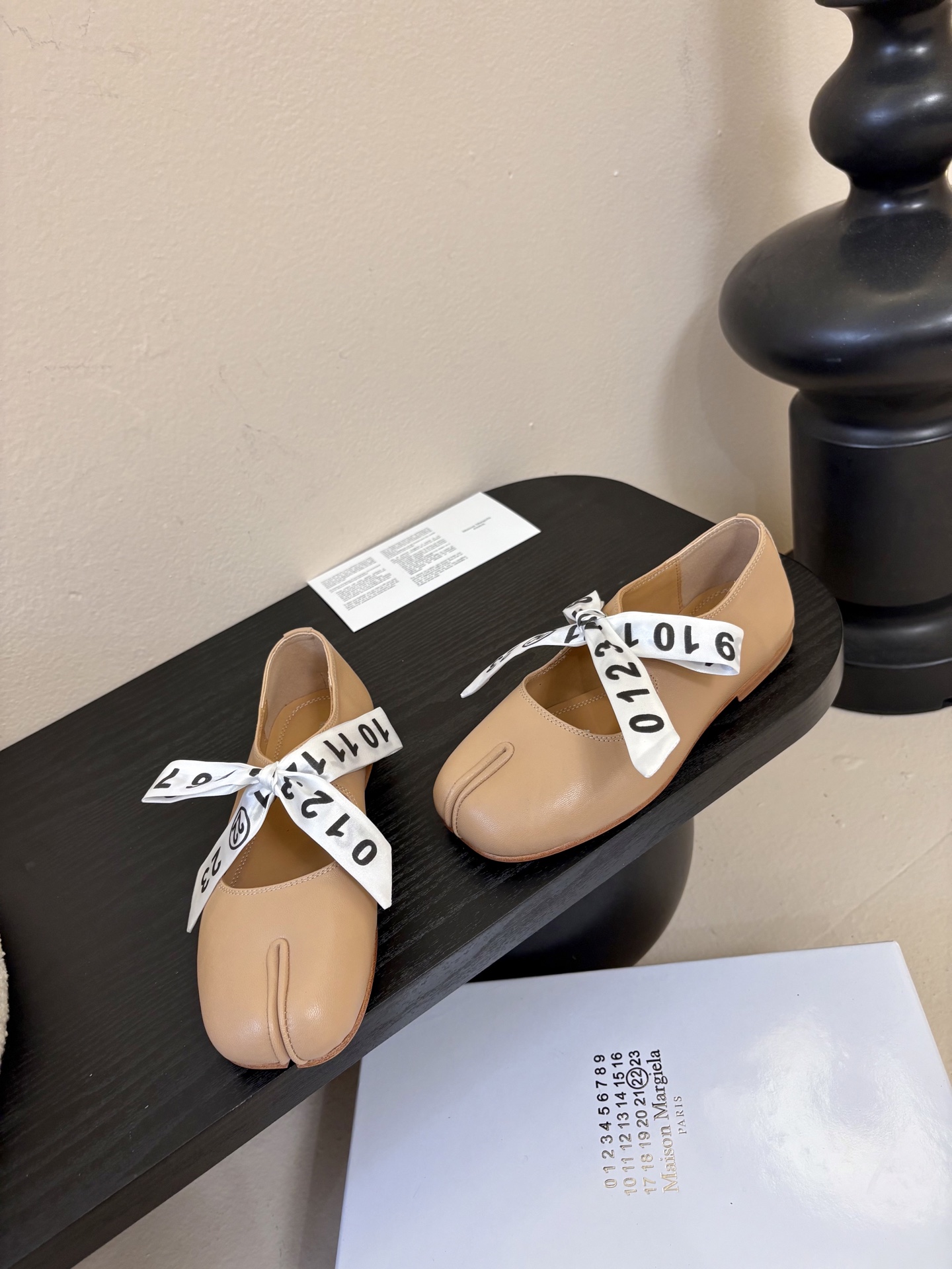 2026 5Maison Margie马吉拉•分趾粗跟平底复古玛丽珍娃娃头苹果头芭蕾舞指鱼嘴单鞋棒了的版