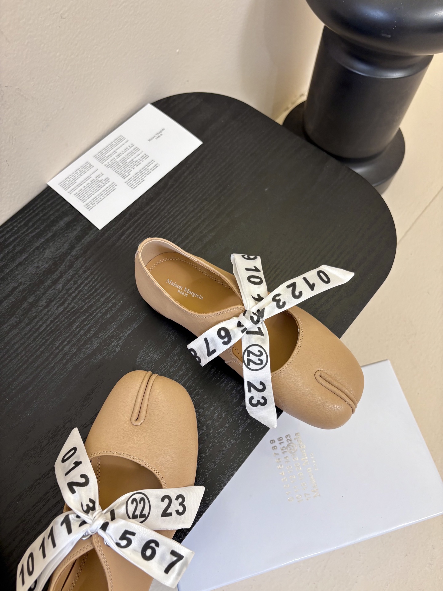 2026 5Maison Margie马吉拉•分趾粗跟平底复古玛丽珍娃娃头苹果头芭蕾舞指鱼嘴单鞋棒了的版