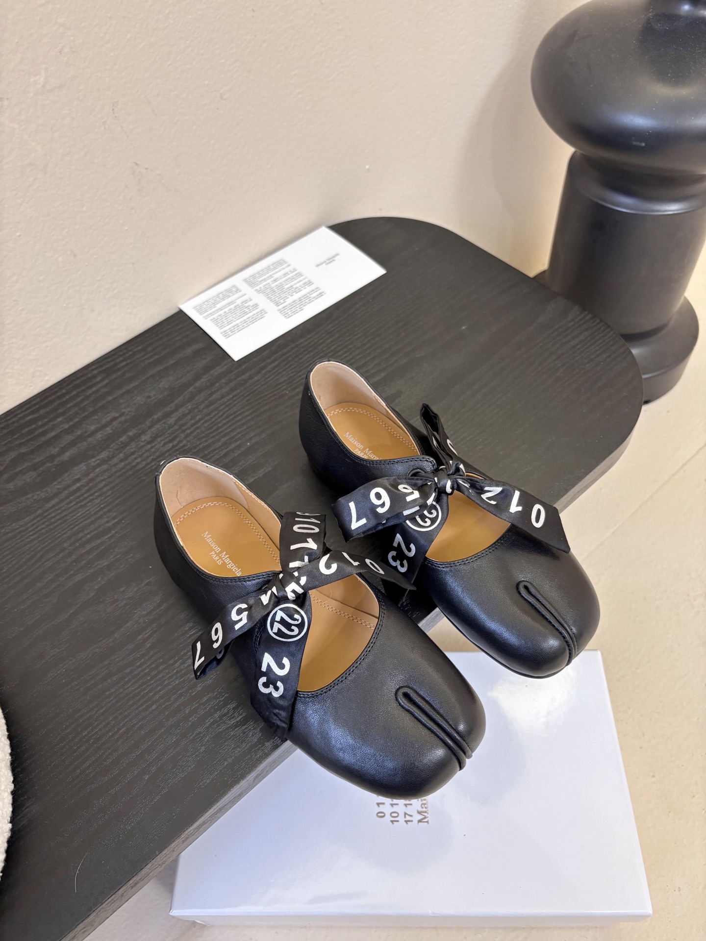 2026 5Maison Margie马吉拉•分趾粗跟平底复古玛丽珍娃娃头苹果头芭蕾舞指鱼嘴单鞋棒了的版