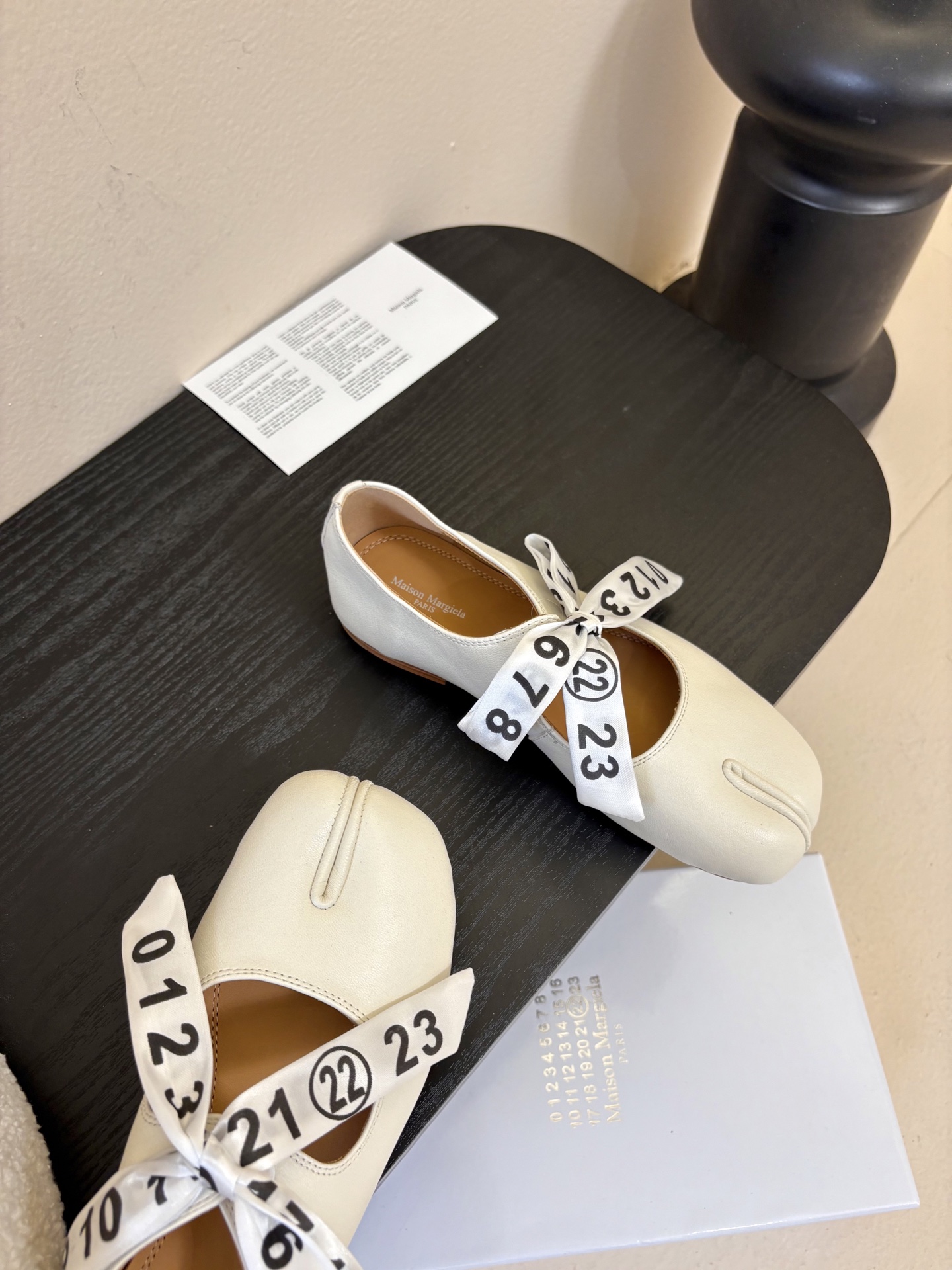 2026 5Maison Margie马吉拉•分趾粗跟平底复古玛丽珍娃娃头苹果头芭蕾舞指鱼嘴单鞋棒了的版