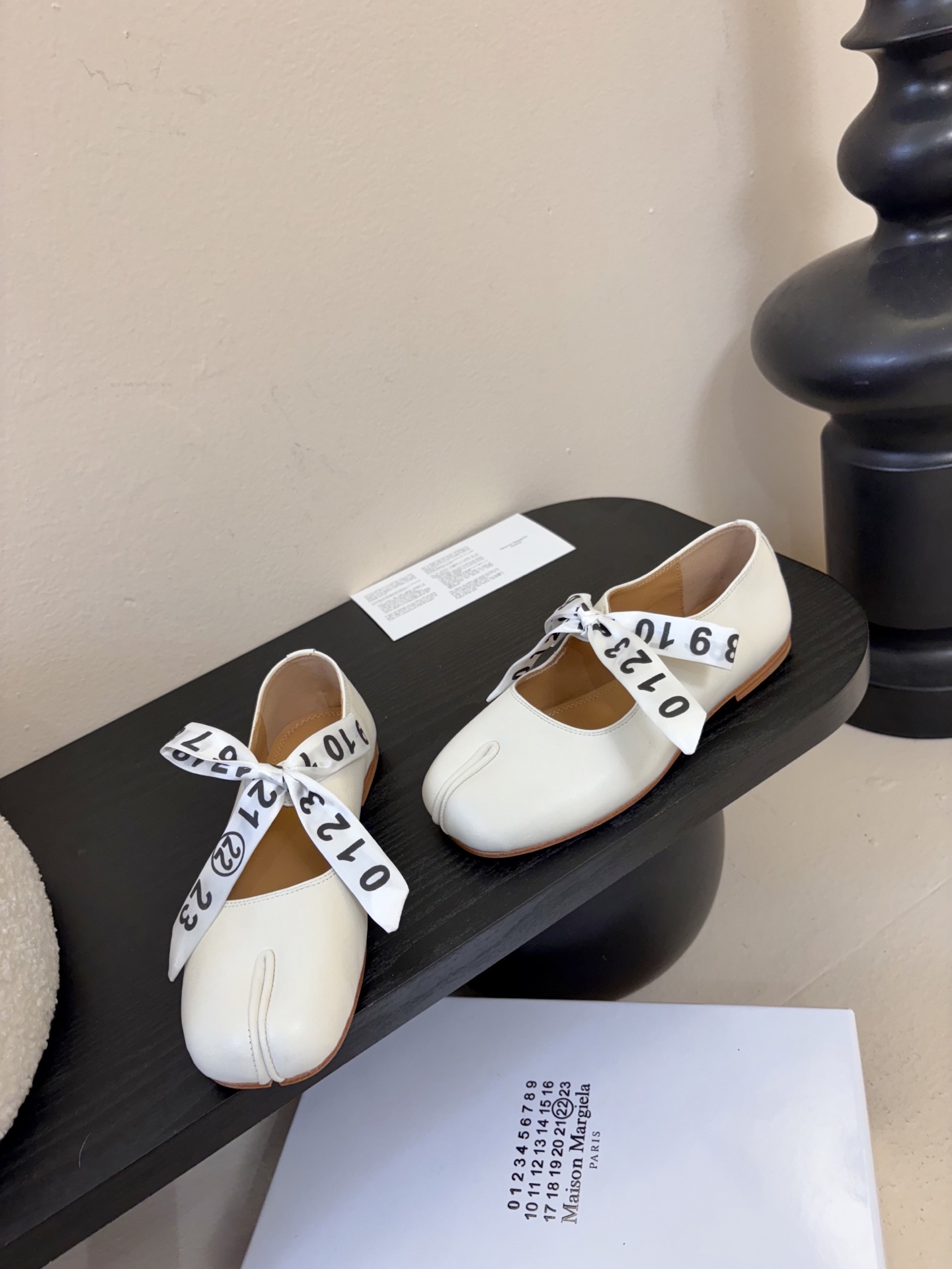 2026 5Maison Margie马吉拉•分趾粗跟平底复古玛丽珍娃娃头苹果头芭蕾舞指鱼嘴单鞋棒了的版