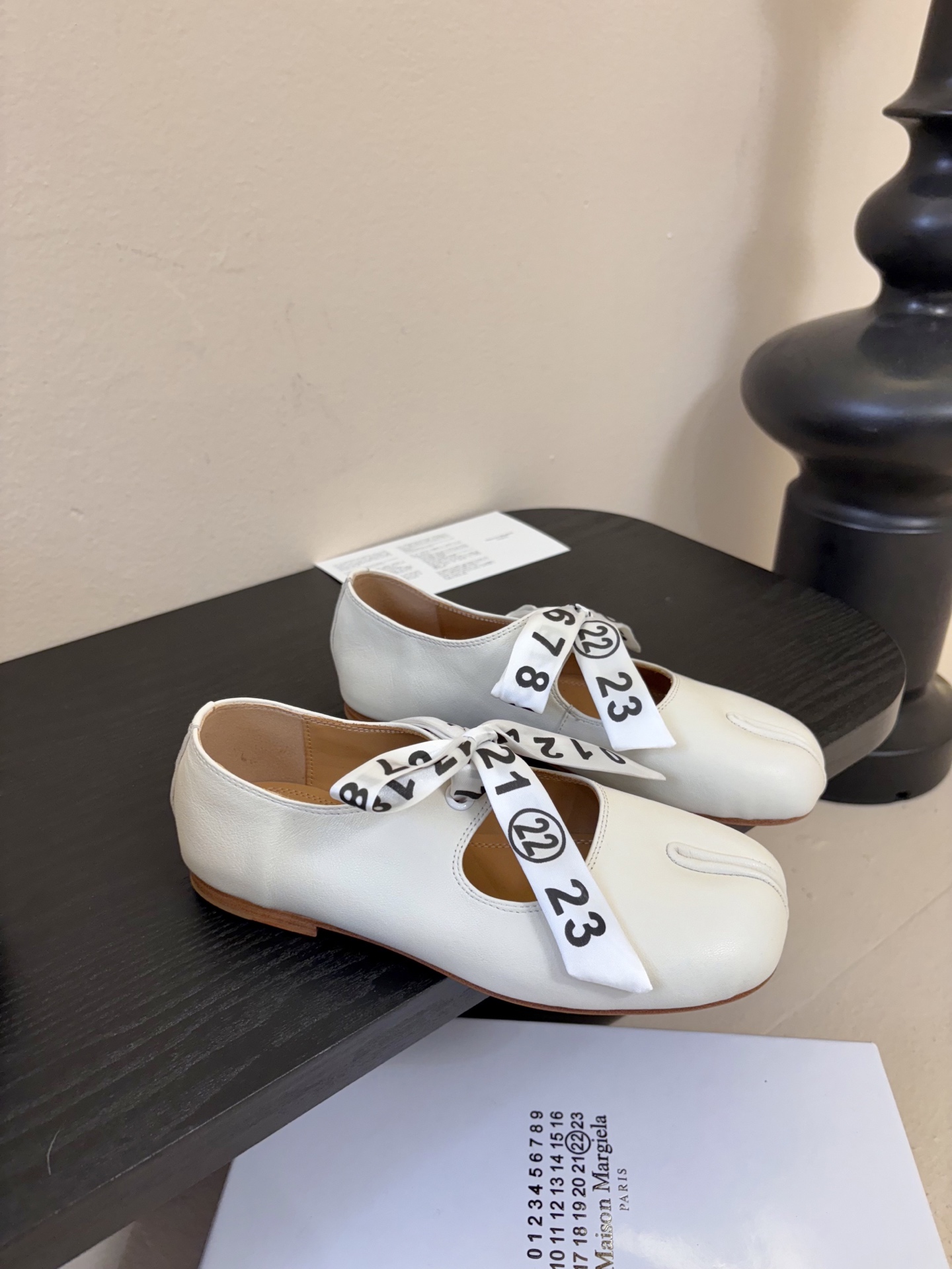 2026 5Maison Margie马吉拉•分趾粗跟平底复古玛丽珍娃娃头苹果头芭蕾舞指鱼嘴单鞋棒了的版