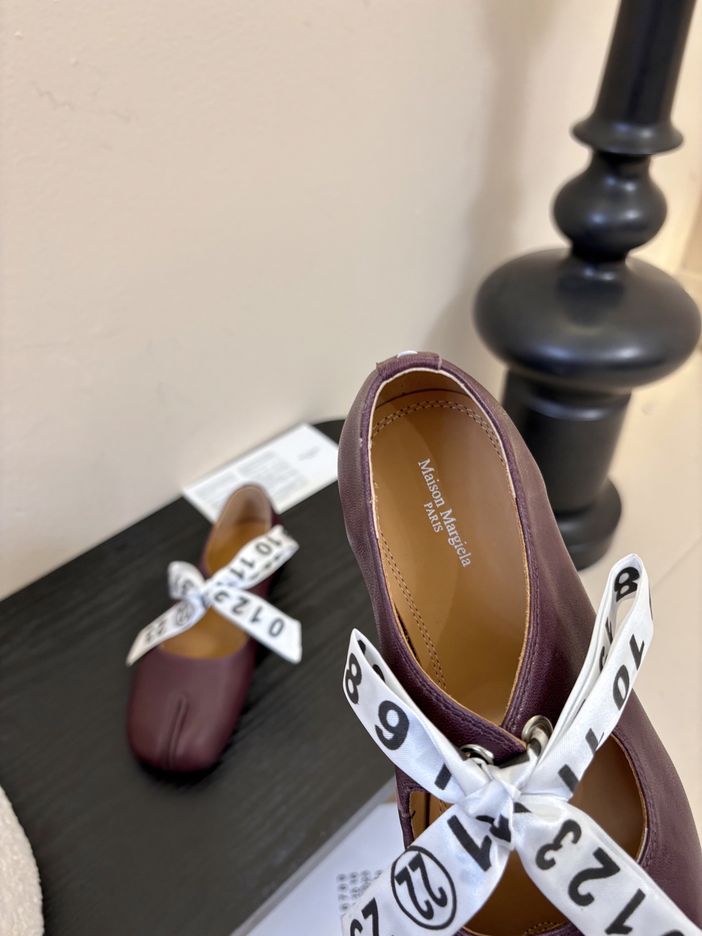 2026 5Maison Margie马吉拉•分趾粗跟平底复古玛丽珍娃娃头苹果头芭蕾舞指鱼嘴单鞋棒了的版