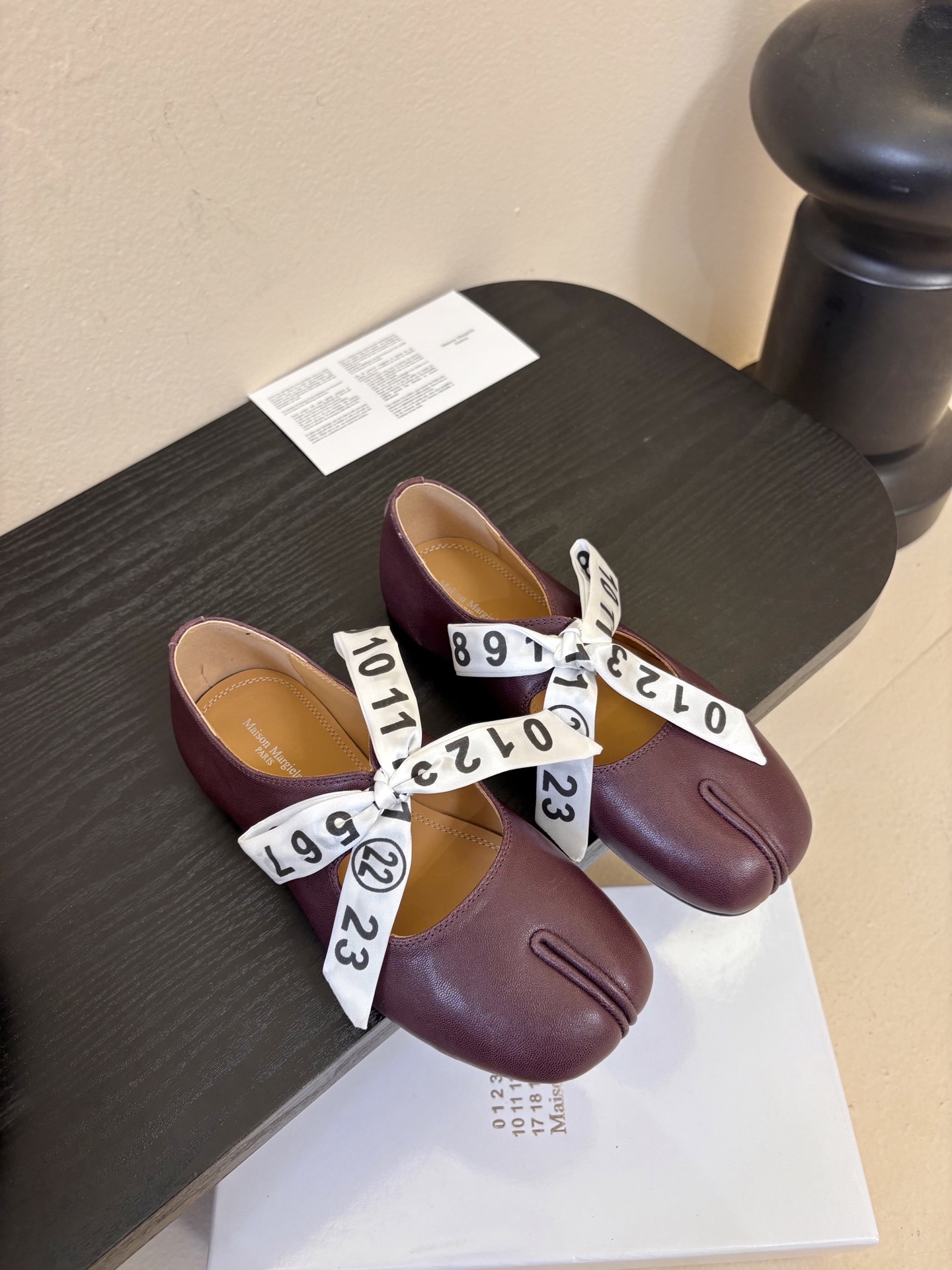 2026 5Maison Margie马吉拉•分趾粗跟平底复古玛丽珍娃娃头苹果头芭蕾舞指鱼嘴单鞋棒了的版