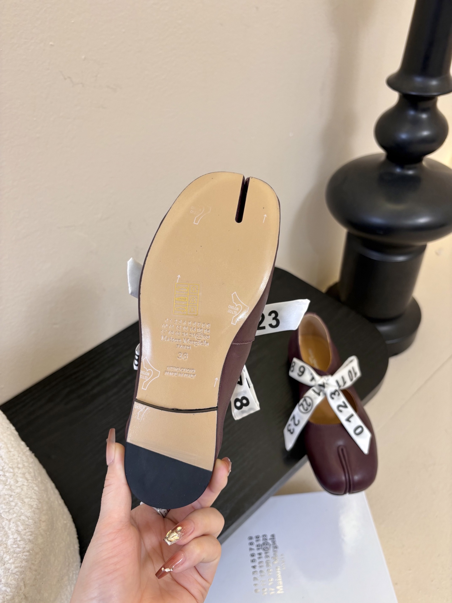 2026 5Maison Margie马吉拉•分趾粗跟平底复古玛丽珍娃娃头苹果头芭蕾舞指鱼嘴单鞋棒了的版