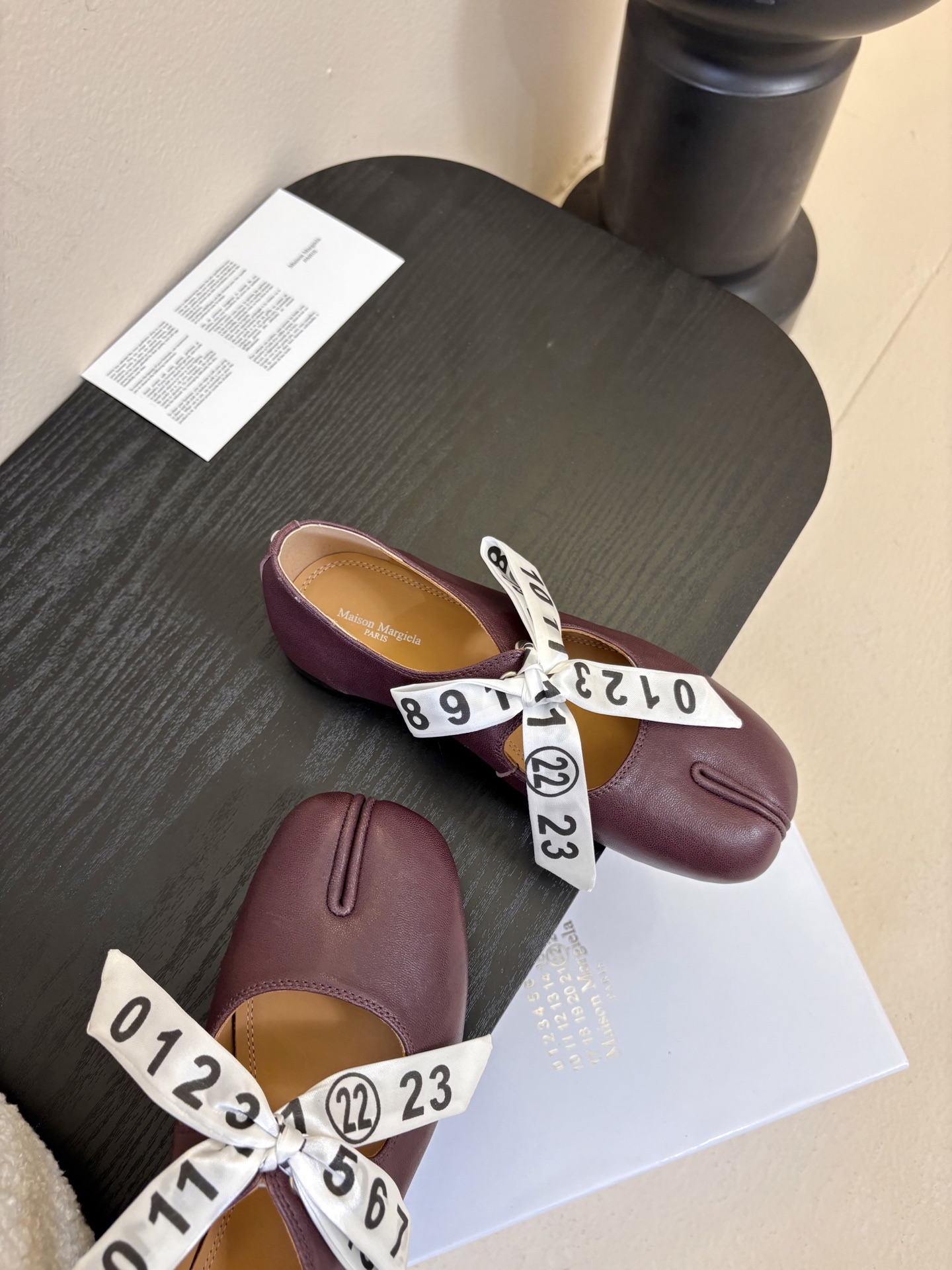 2026 5Maison Margie马吉拉•分趾粗跟平底复古玛丽珍娃娃头苹果头芭蕾舞指鱼嘴单鞋棒了的版