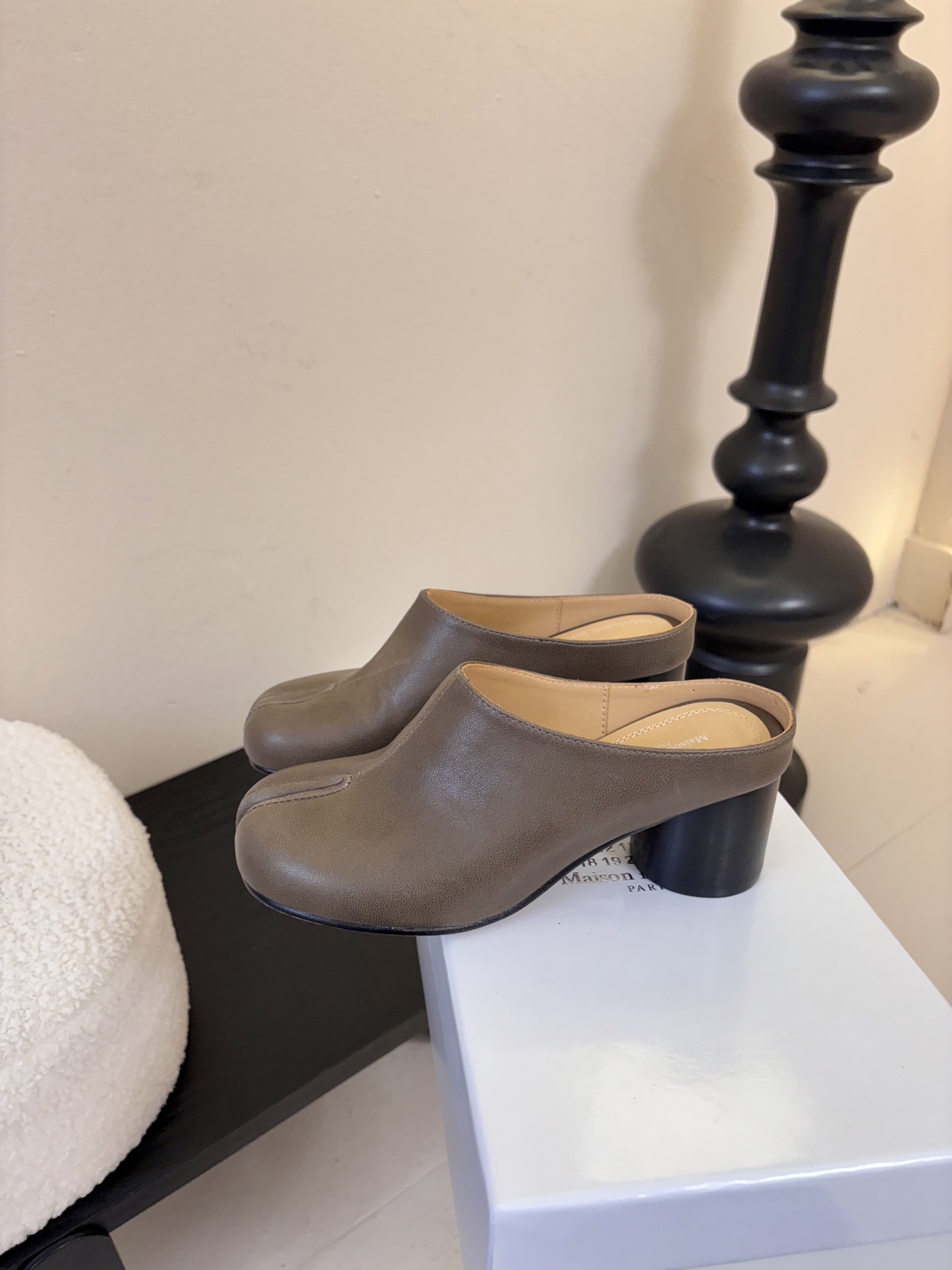 Maison Marginal* MM6苹果头芭蕾舞凉鞋马吉拉设计师太有才了 作为设计元素打造鞋品💯 单