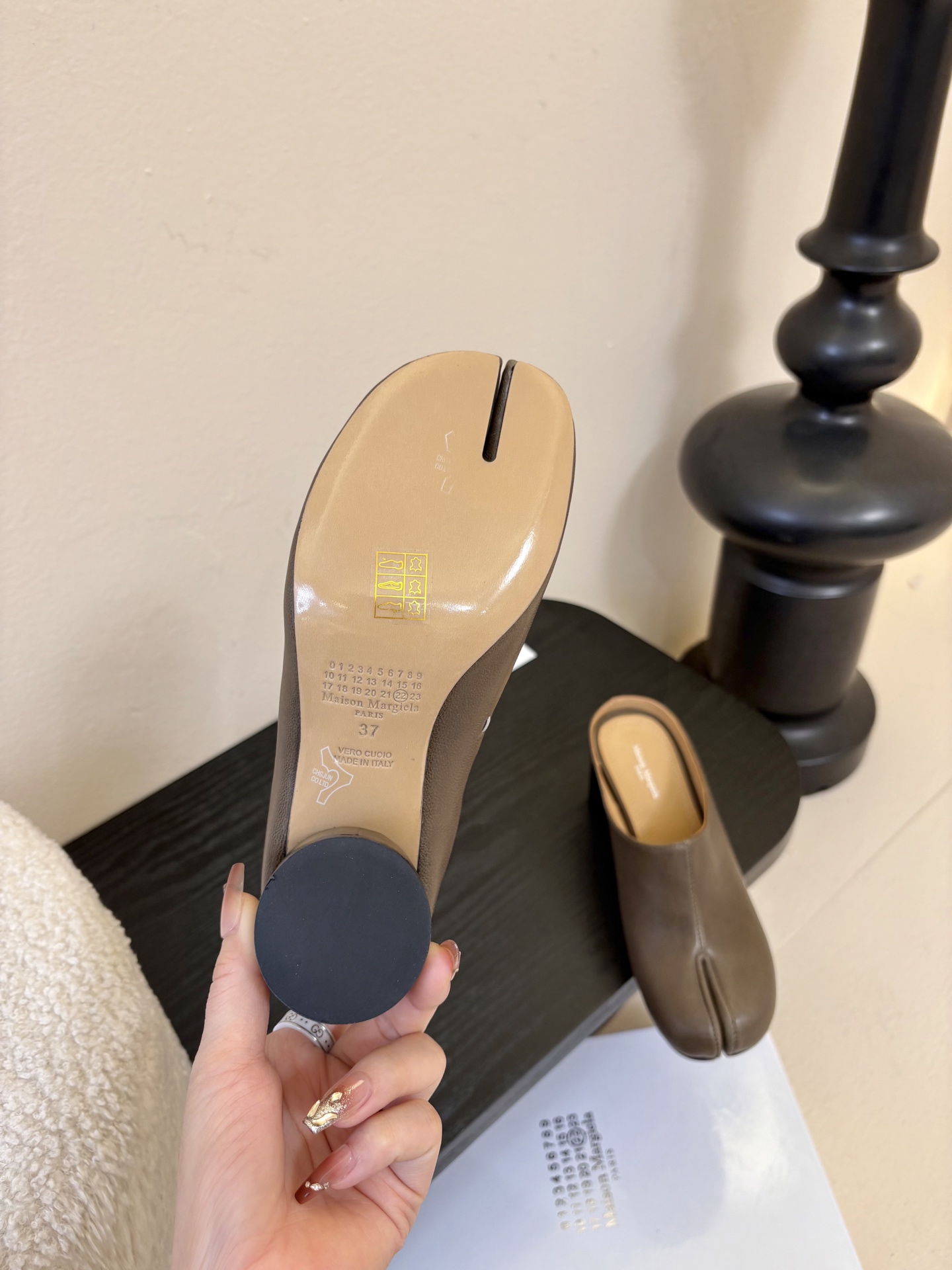 Maison Marginal* MM6苹果头芭蕾舞凉鞋马吉拉设计师太有才了 作为设计元素打造鞋品💯 单