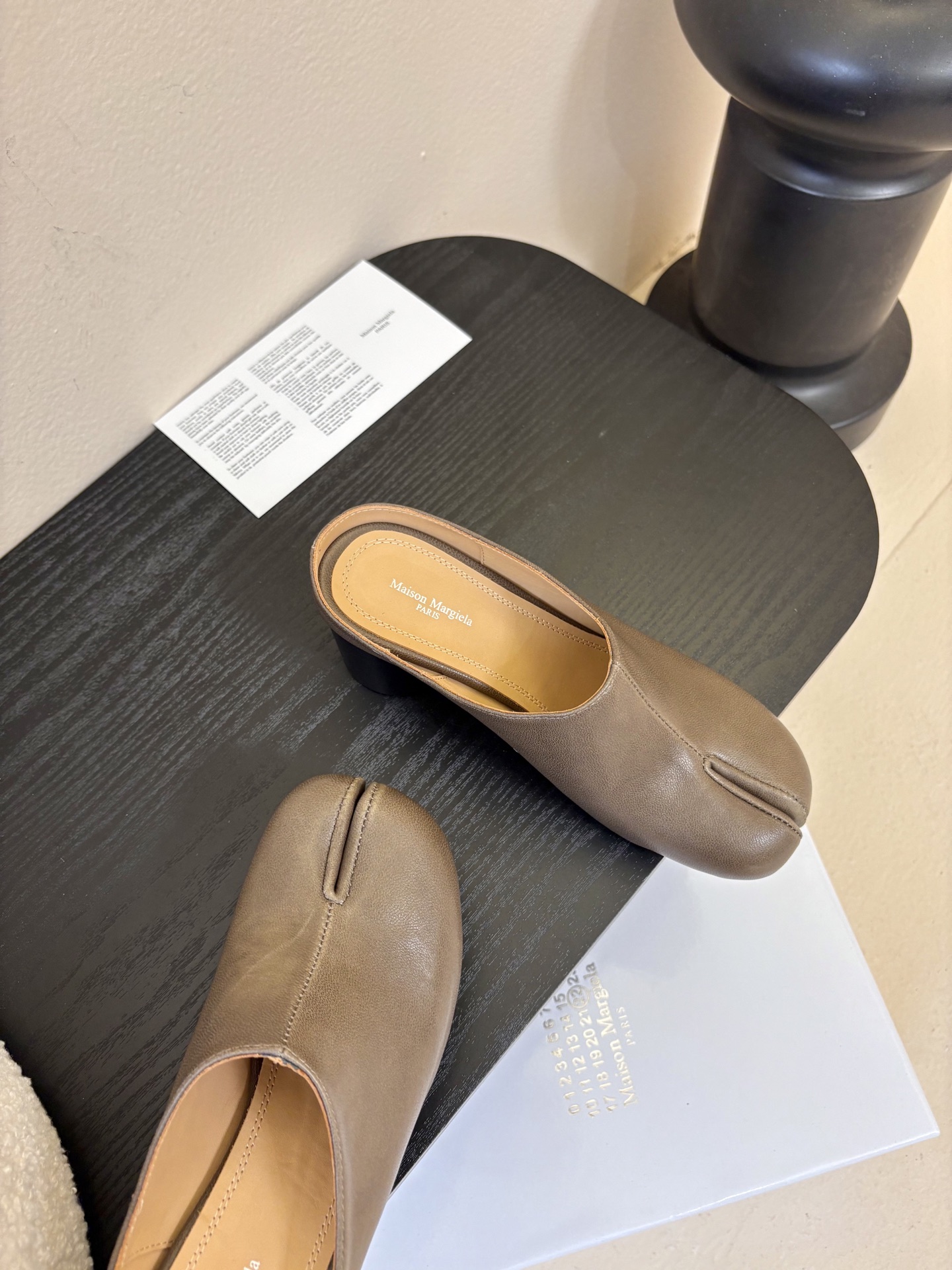 Maison Marginal* MM6苹果头芭蕾舞凉鞋马吉拉设计师太有才了 作为设计元素打造鞋品💯 单