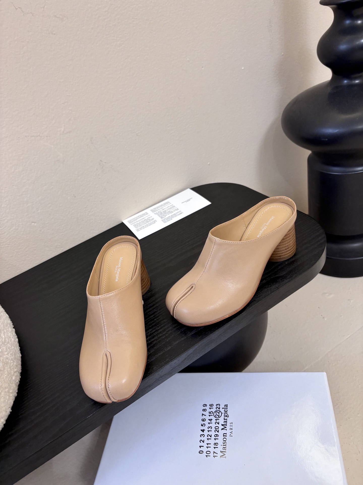 Maison Marginal* MM6苹果头芭蕾舞凉鞋马吉拉设计师太有才了 作为设计元素打造鞋品💯 单