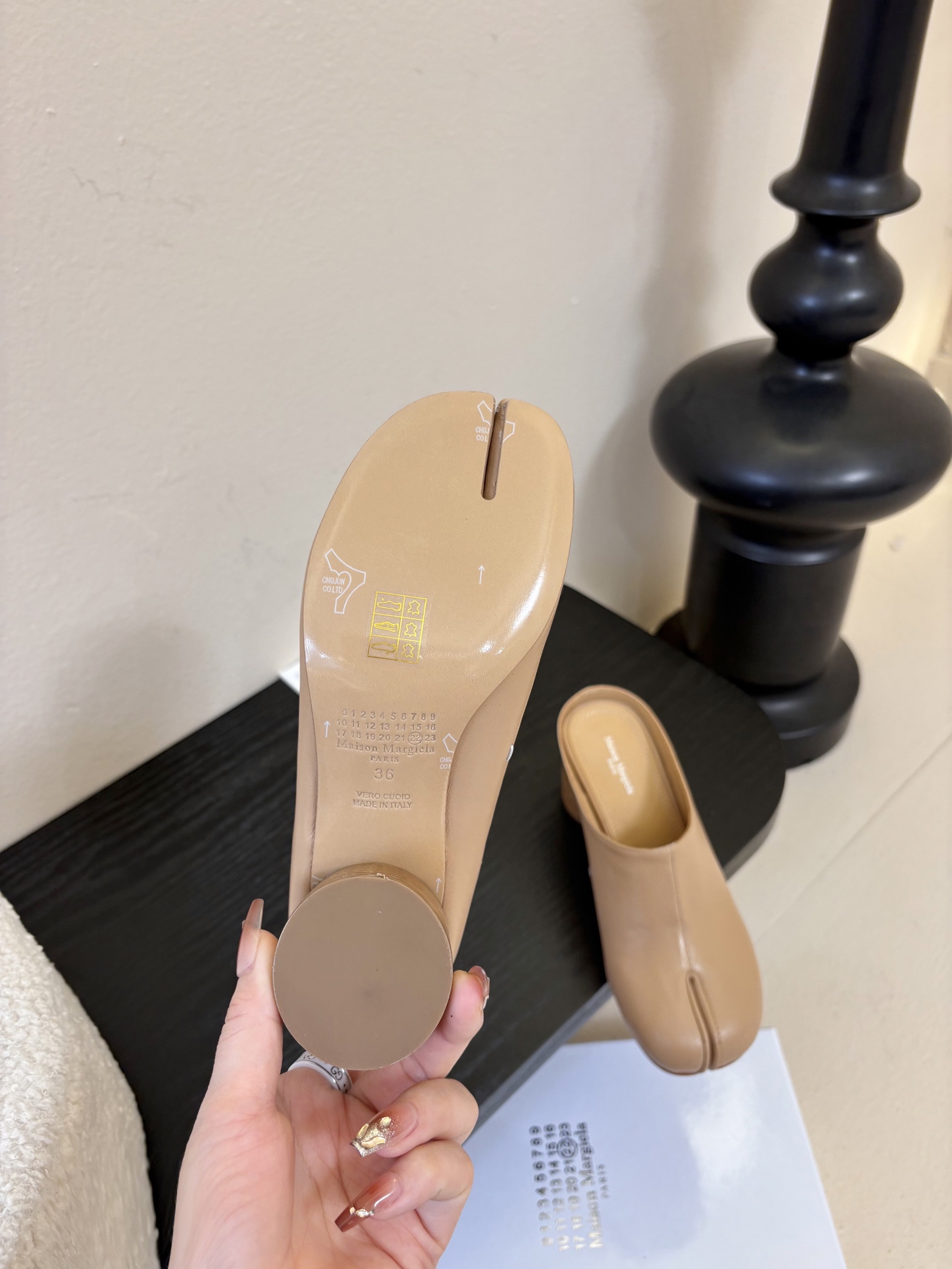 Maison Marginal* MM6苹果头芭蕾舞凉鞋马吉拉设计师太有才了 作为设计元素打造鞋品💯 单