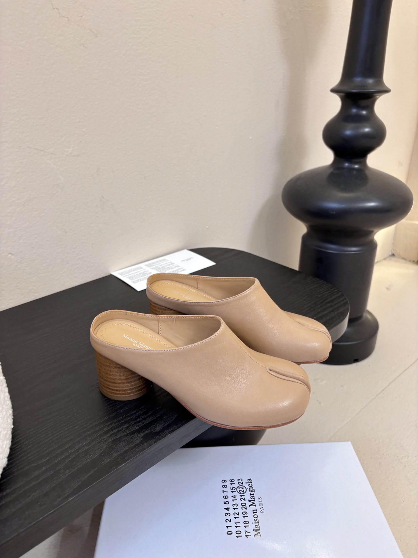 Maison Marginal* MM6苹果头芭蕾舞凉鞋马吉拉设计师太有才了 作为设计元素打造鞋品💯 单