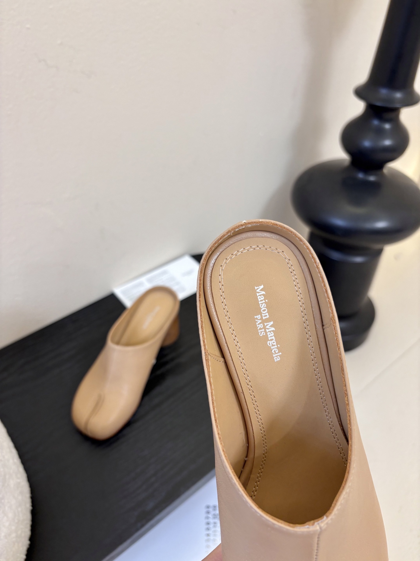 Maison Marginal* MM6苹果头芭蕾舞凉鞋马吉拉设计师太有才了 作为设计元素打造鞋品💯 单