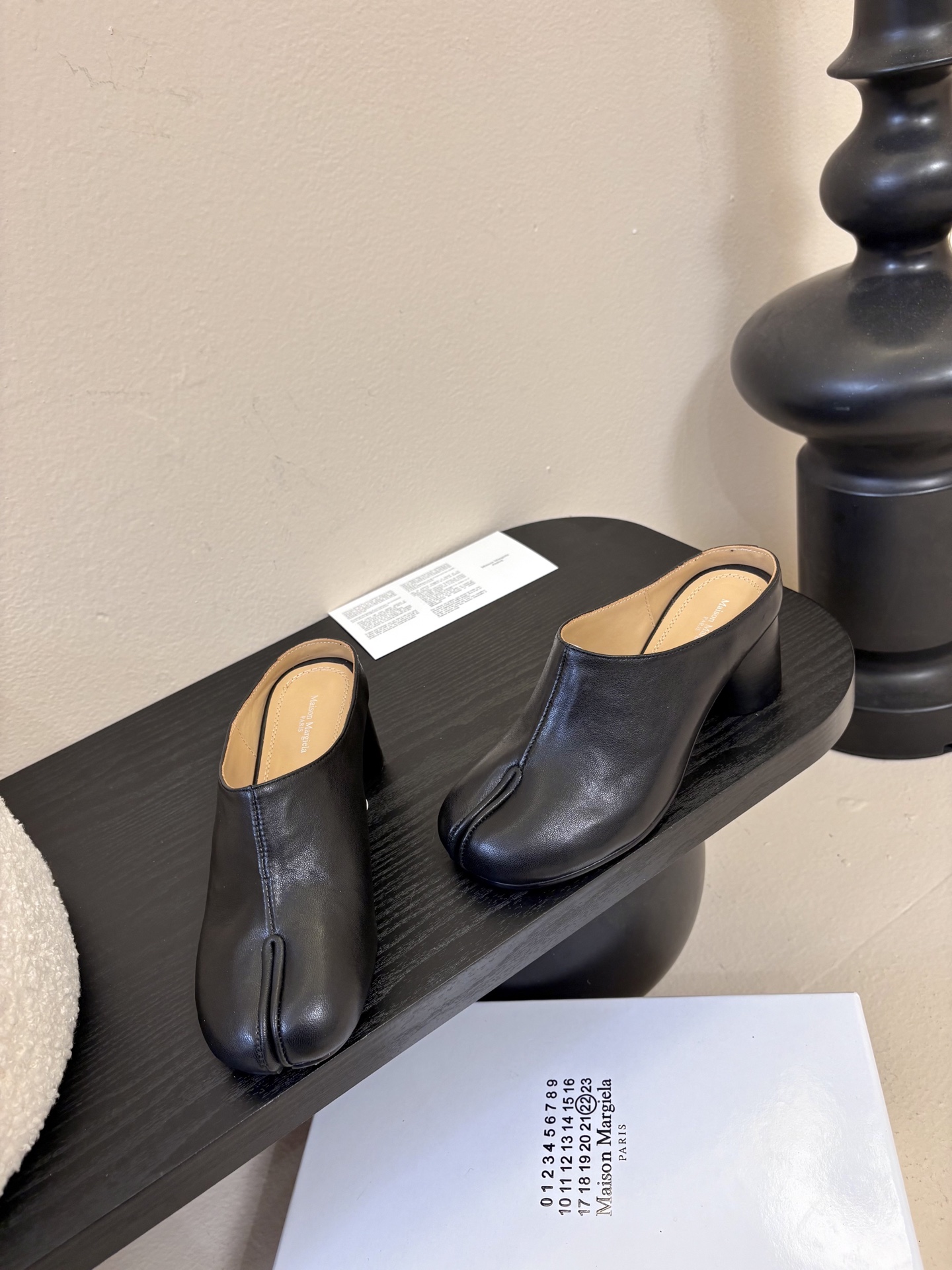 Maison Marginal* MM6苹果头芭蕾舞凉鞋马吉拉设计师太有才了 作为设计元素打造鞋品💯 单